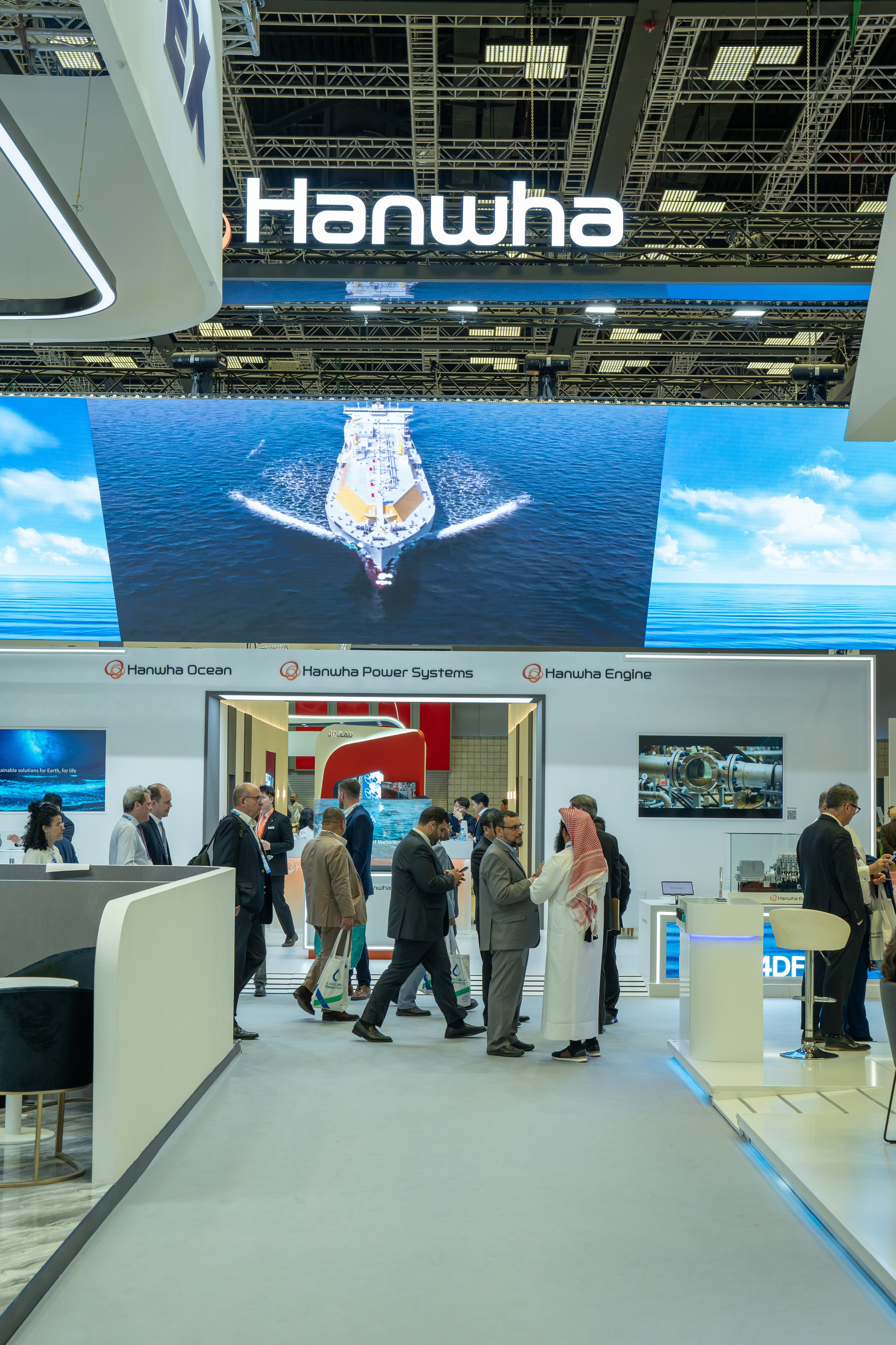 Inside Qatar LNG Forum 2026. Family, fashion & event photographer in Doha