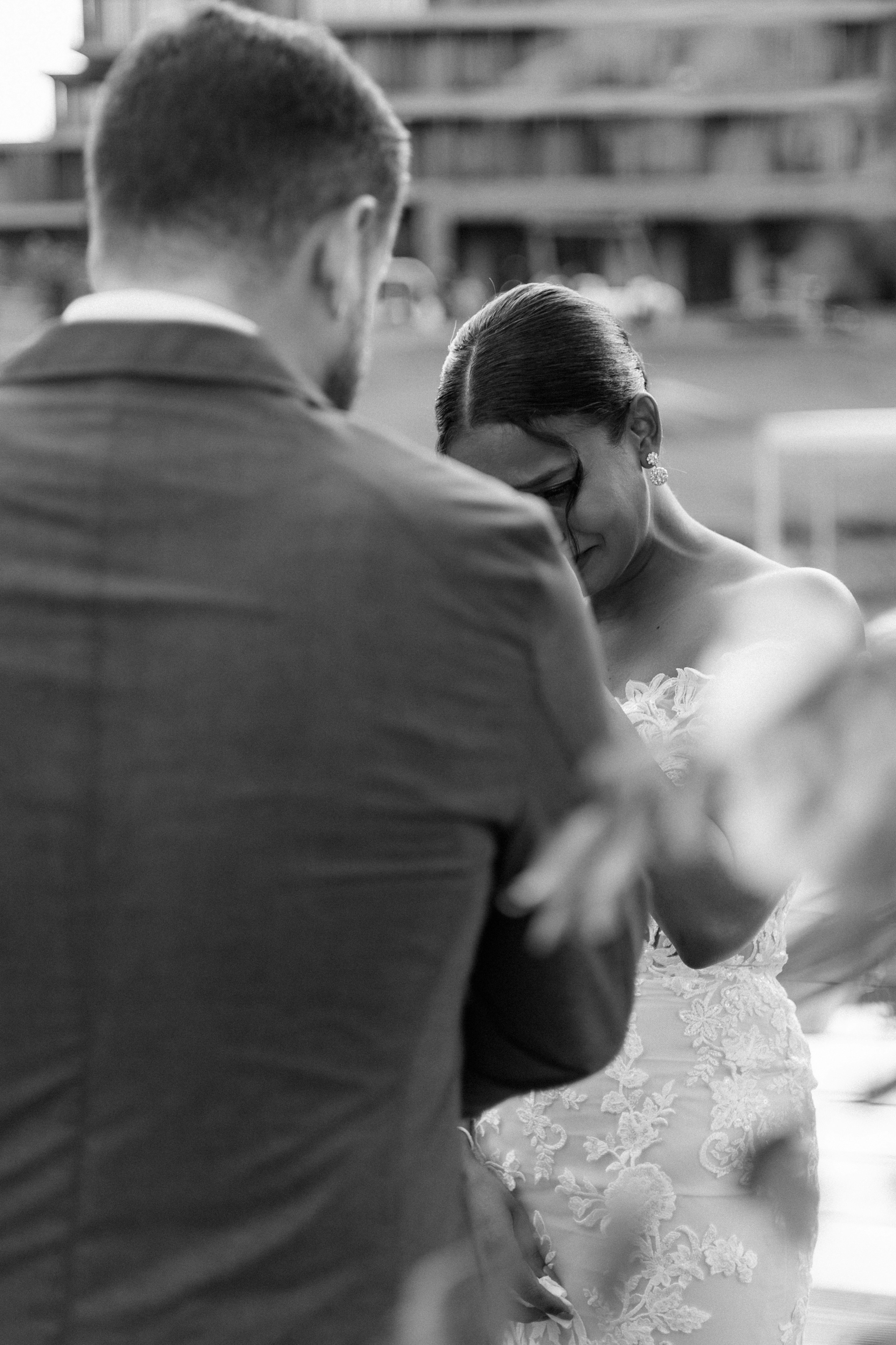 Thesakaya and Kevin. Photographer Anna Nazarenko