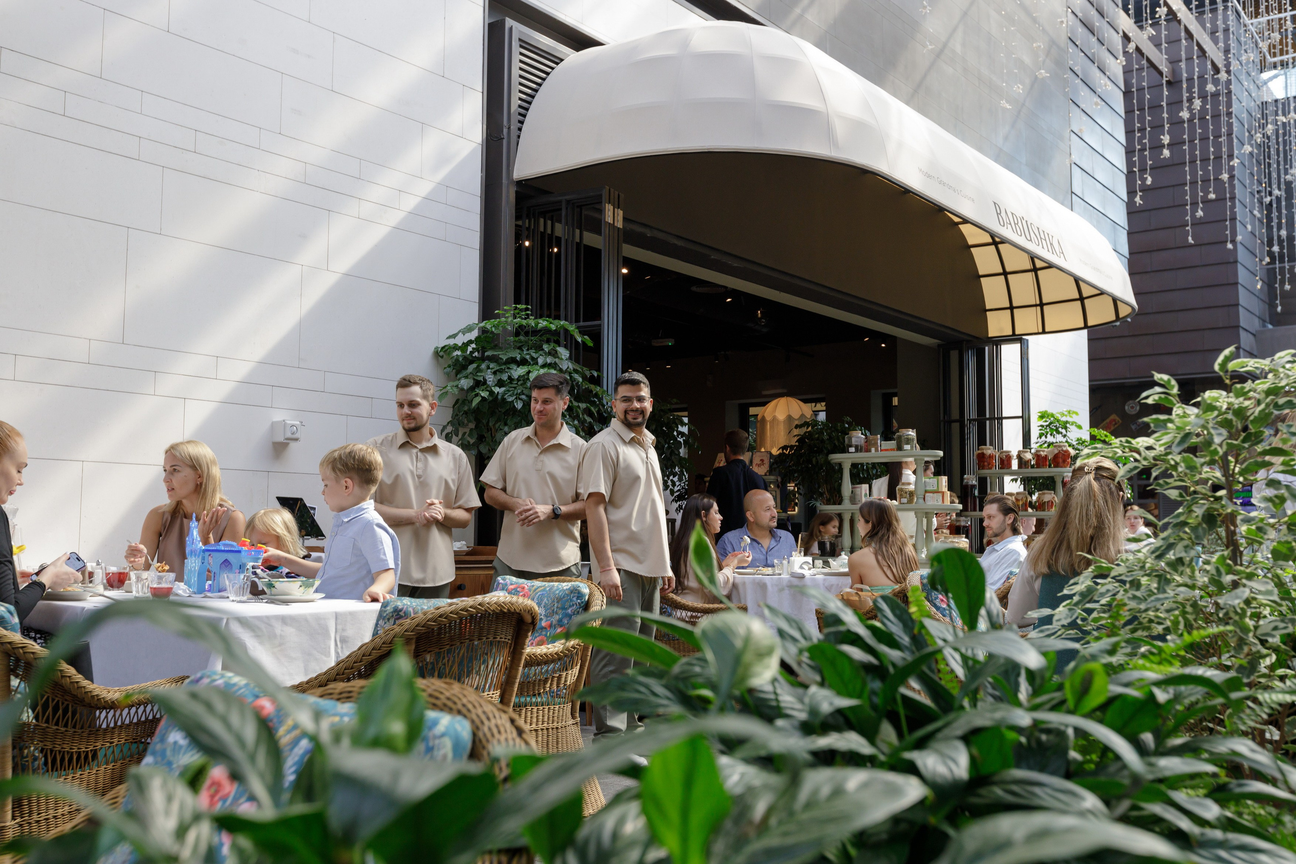 Maslenitsa at Babushka Restaurant, Dubai 2024. Photographer Anna Curly | Weddings and Events in Dubai