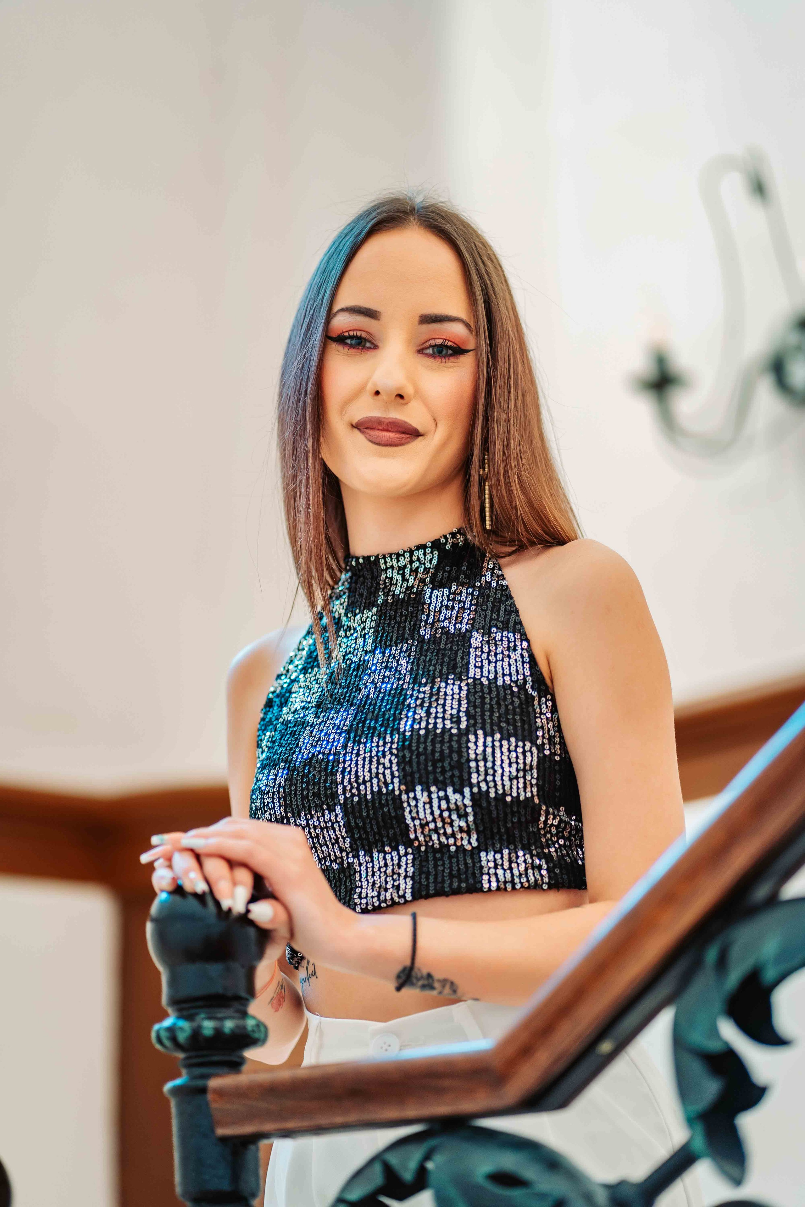 12F — Pedagogic. Contrast Studio