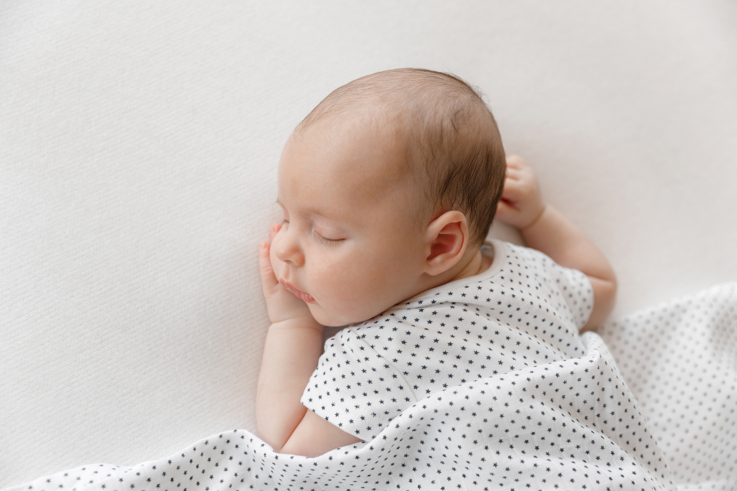 Simple ניובורן. צלמת הריון וניובורן