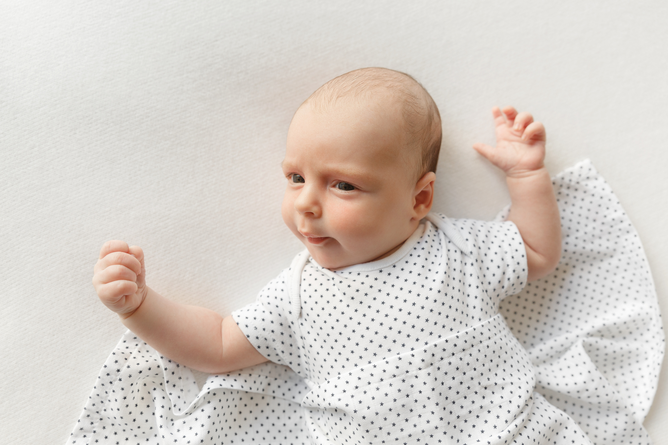 Simple ניובורן. צלמת הריון וניובורן