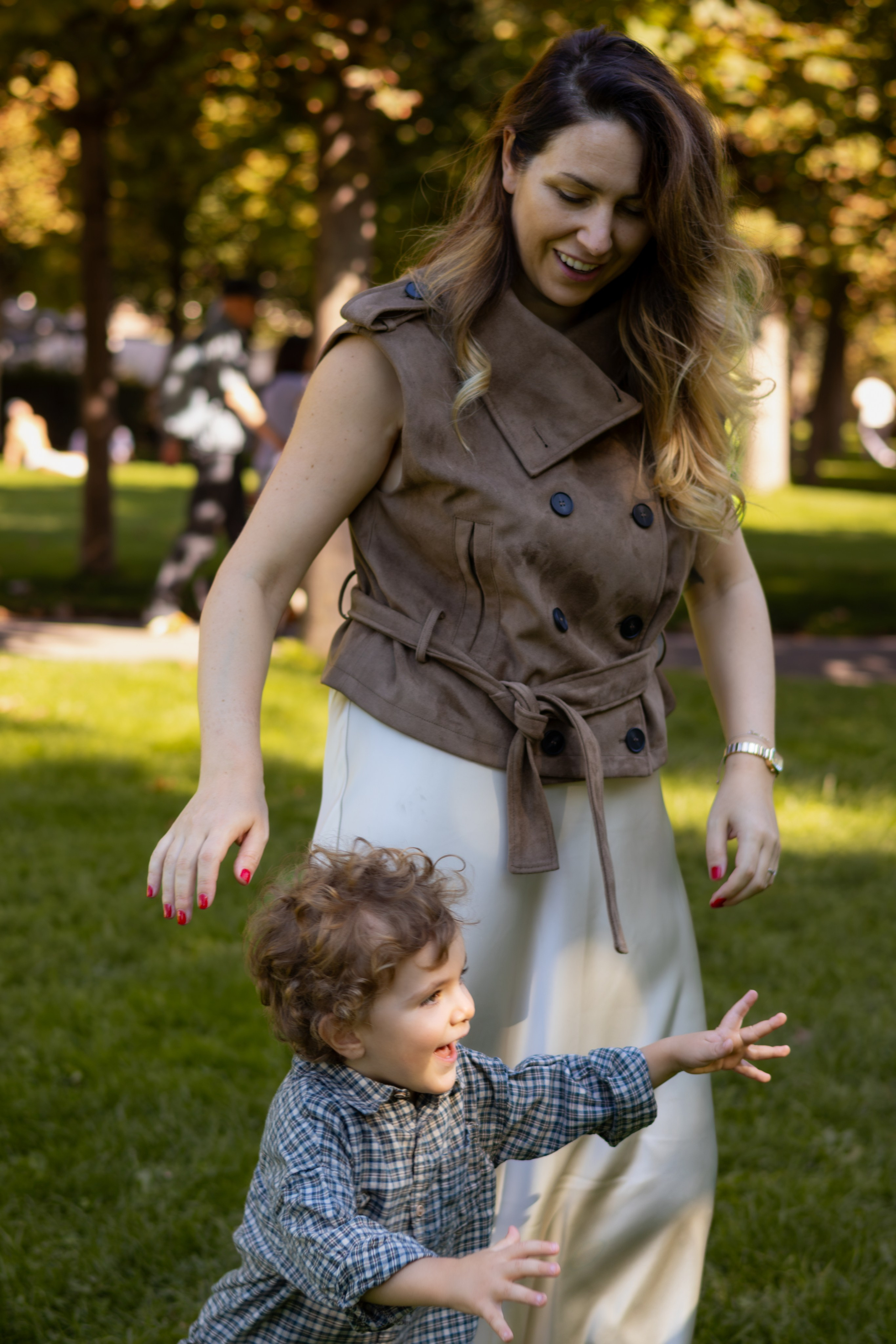 Family afternoon at the park. Portrait photographer in Vienna