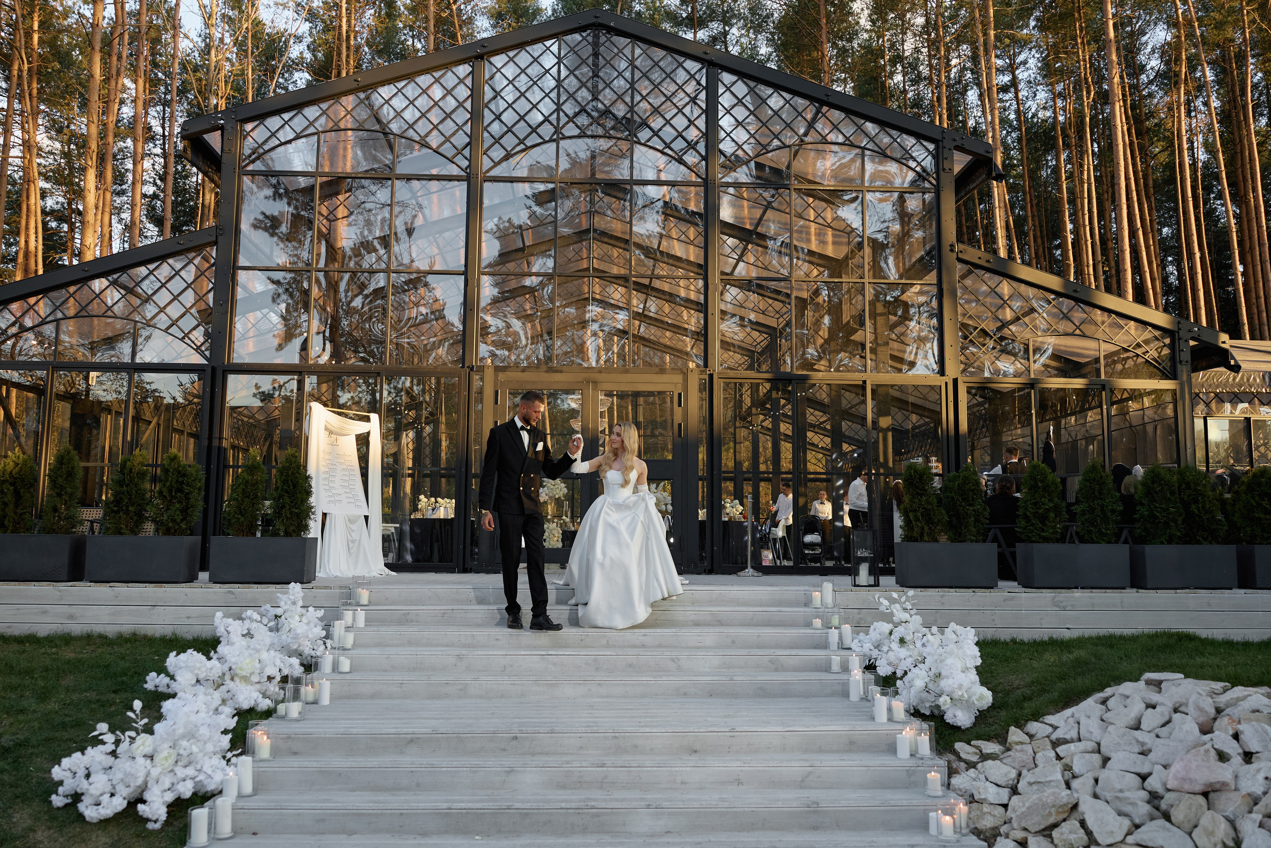 Natalia & Roman. Dworek przy lesie. Fotograf ślubny i rodzinny w Krakowie Yana Klymova