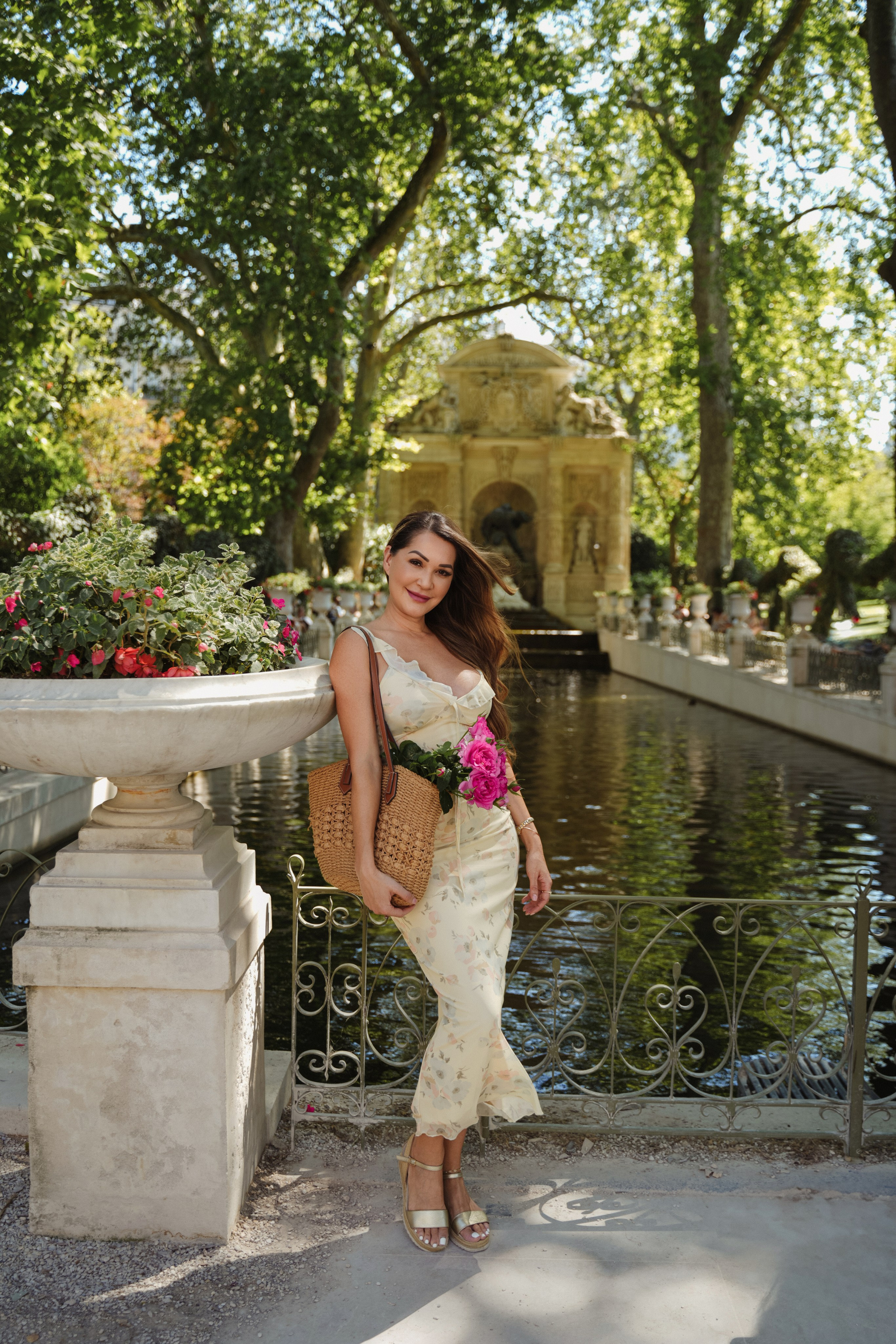 Philippa (2.5 hours). Photographer in Paris|Solo and groups, portraits & content, couples photo-shoot in Paris at the best locations