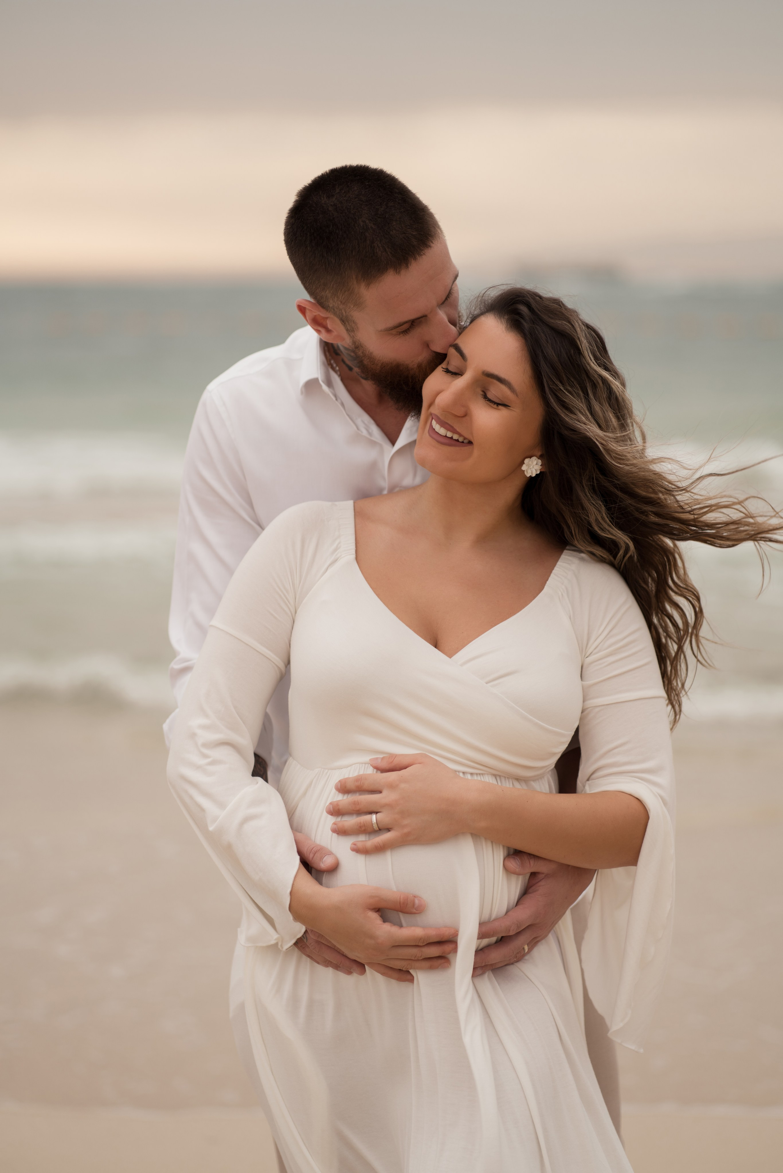 Wind, sand and new beginnings. Angela Iakovleva — Family Photographer in Dubai