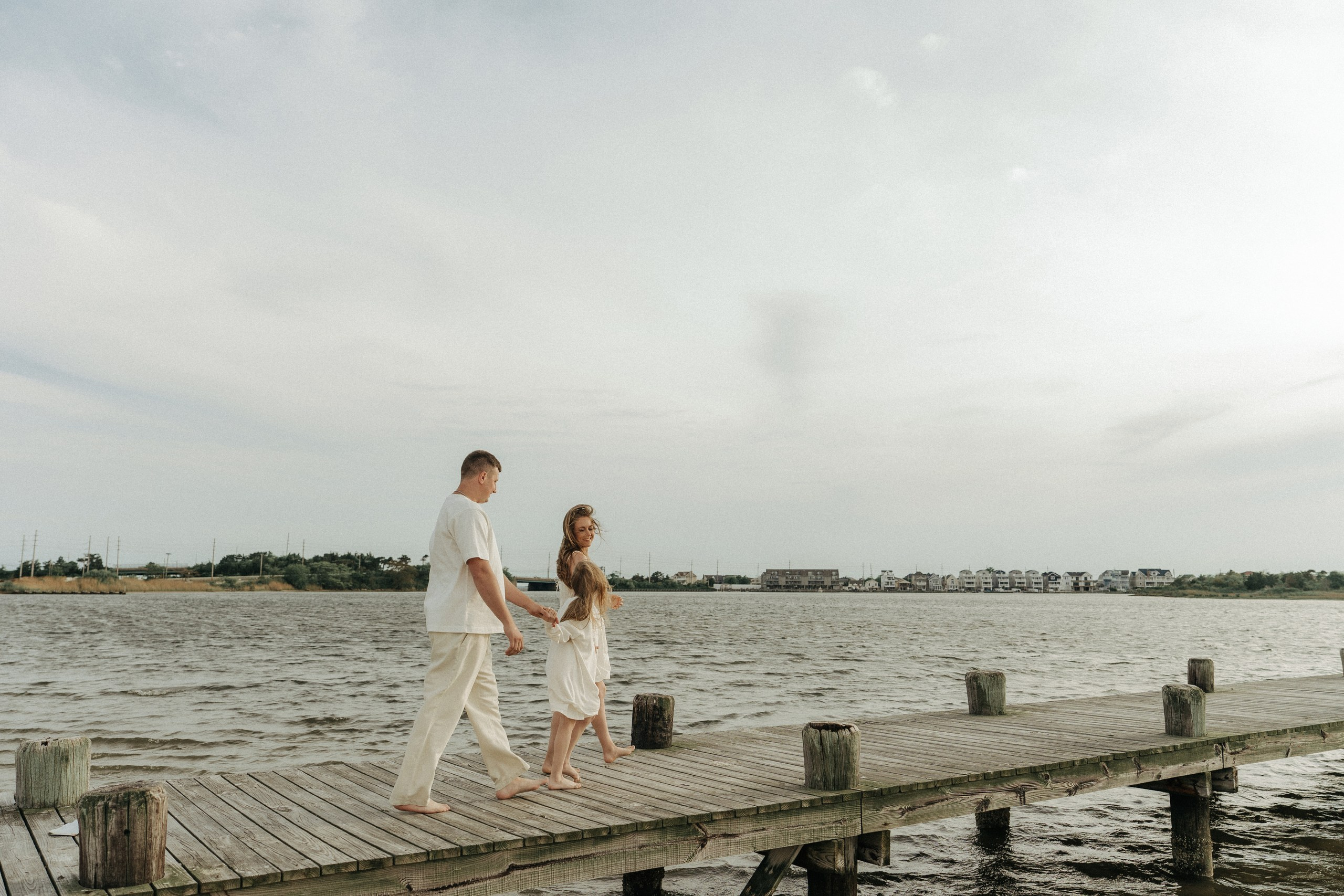 Oleg, Svetlana, Teya. Ocean. Alisa Tant — Family and newborn photographer Bucks County, Montgomery county, Philadelphia, NJ