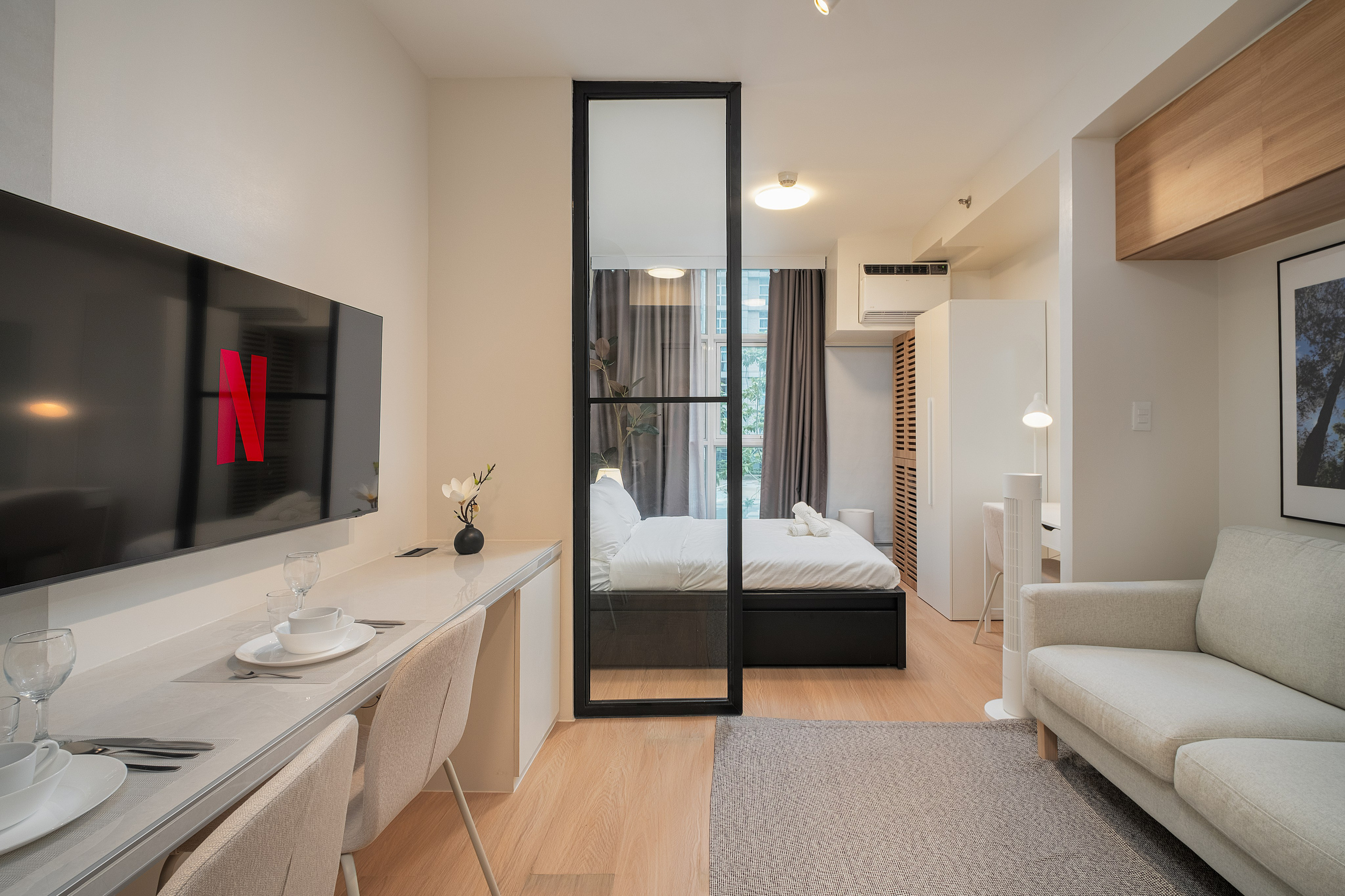 LINEAR MAKATI // AIRBNB. Interior & Architectural Photographer Philippines | Argen Carlo Camaclang