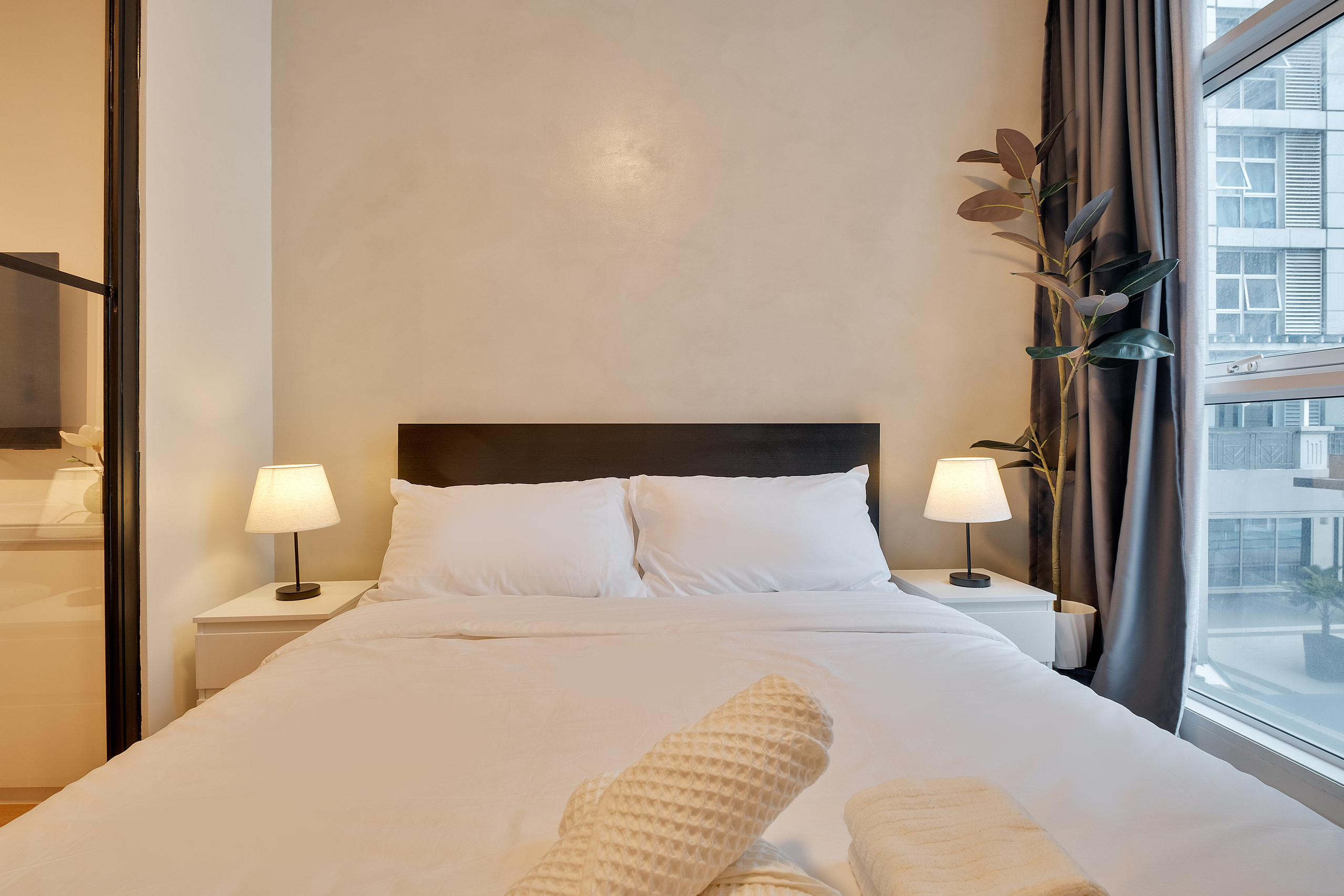 LINEAR MAKATI // AIRBNB. Interior & Architectural Photographer Philippines | Argen Carlo Camaclang