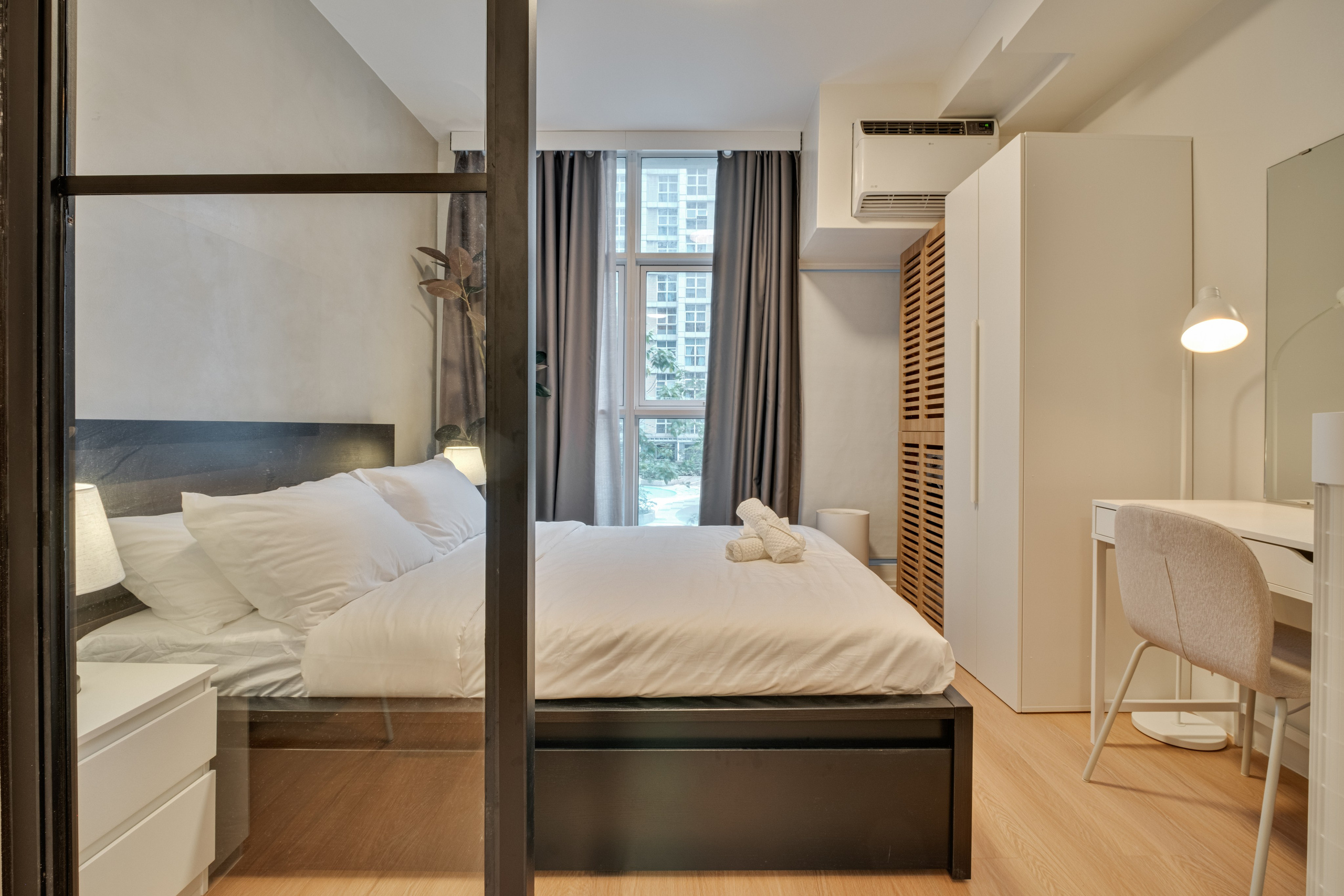 LINEAR MAKATI // AIRBNB. Interior & Architectural Photographer Philippines | Argen Carlo Camaclang