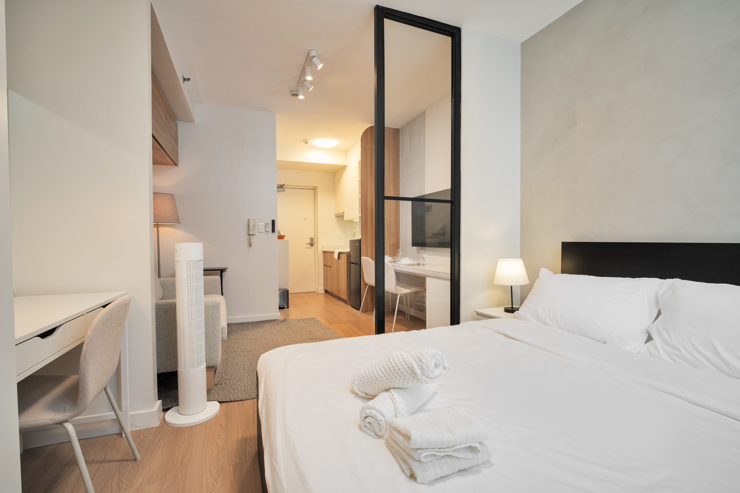 LINEAR MAKATI // AIRBNB. Interior & Architectural Photographer Philippines | Argen Carlo Camaclang