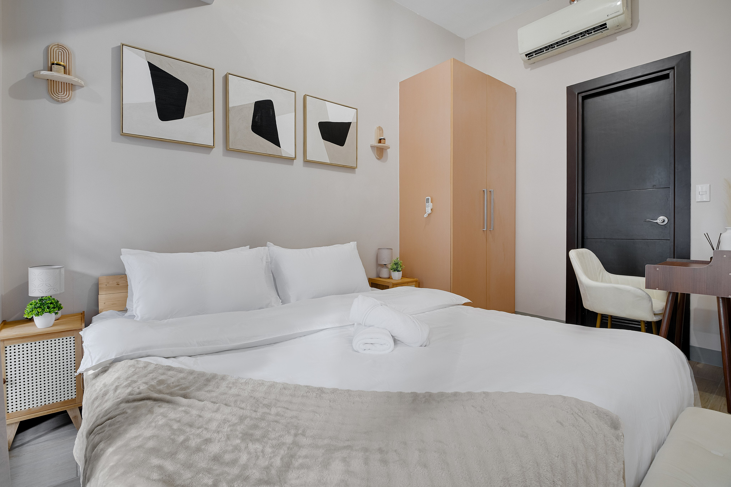 UPTOWN PARKSUITESS TOWER II. Interior & Architectural Photographer Philippines | Argen Carlo Camaclang