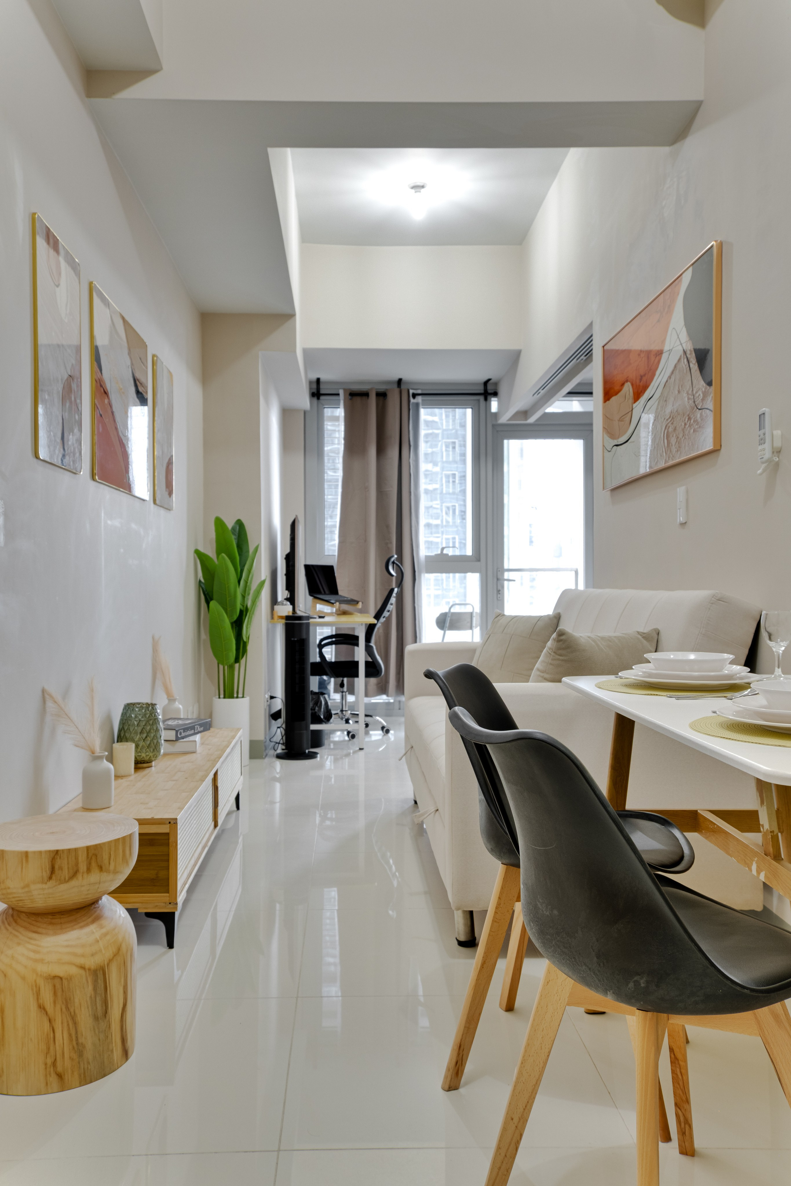 UPTOWN PARKSUITESS TOWER II. Interior & Architectural Photographer Philippines | Argen Carlo Camaclang