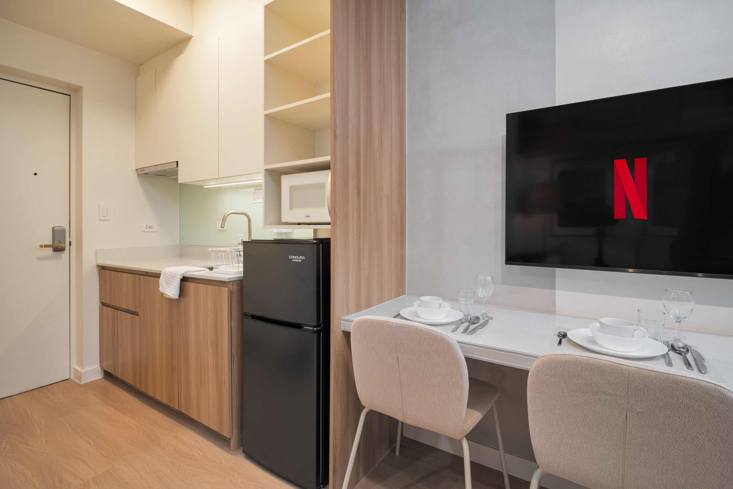 LINEAR MAKATI // AIRBNB. Interior & Architectural Photographer Philippines | Argen Carlo Camaclang
