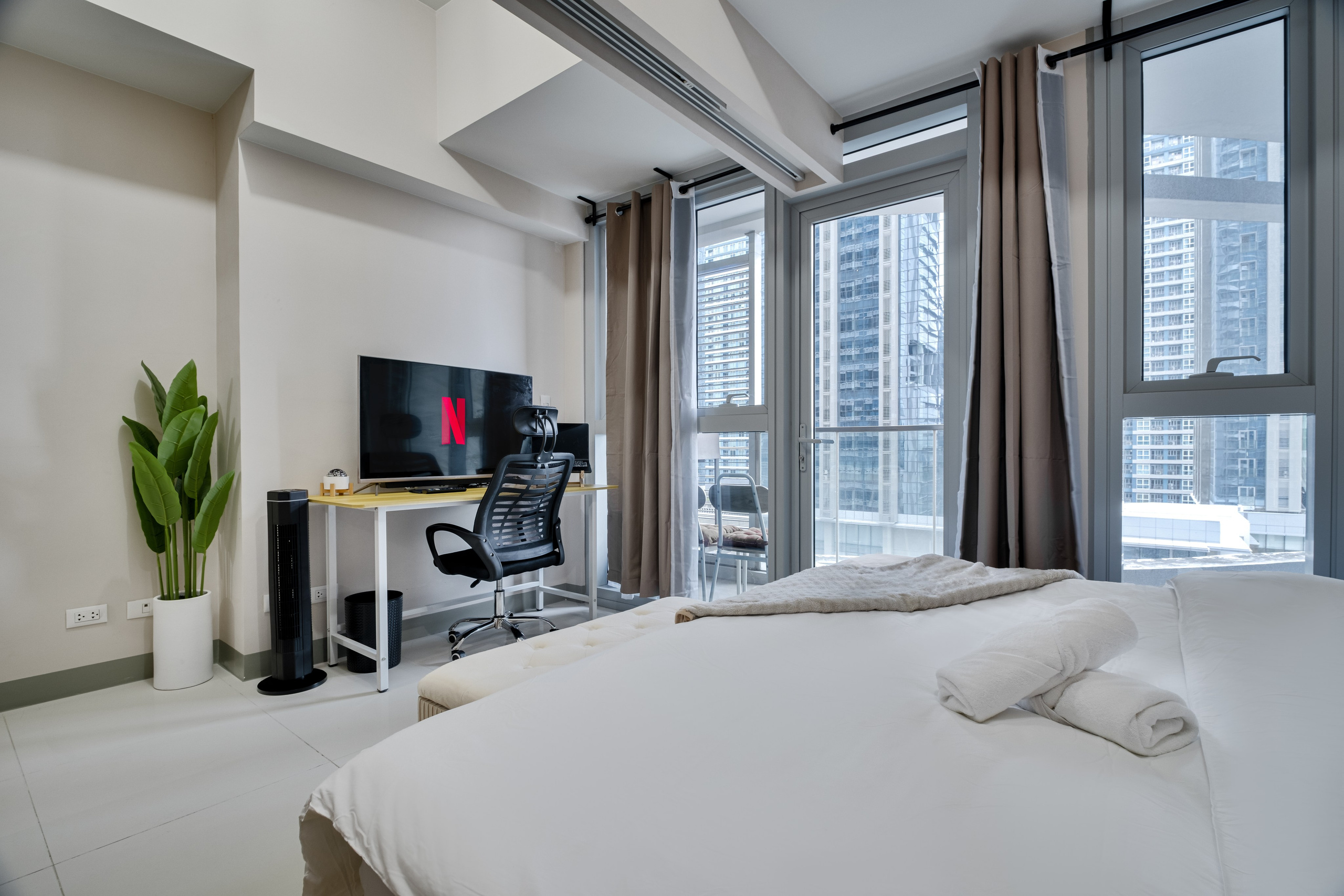 UPTOWN PARKSUITESS TOWER II. Interior & Architectural Photographer Philippines | Argen Carlo Camaclang
