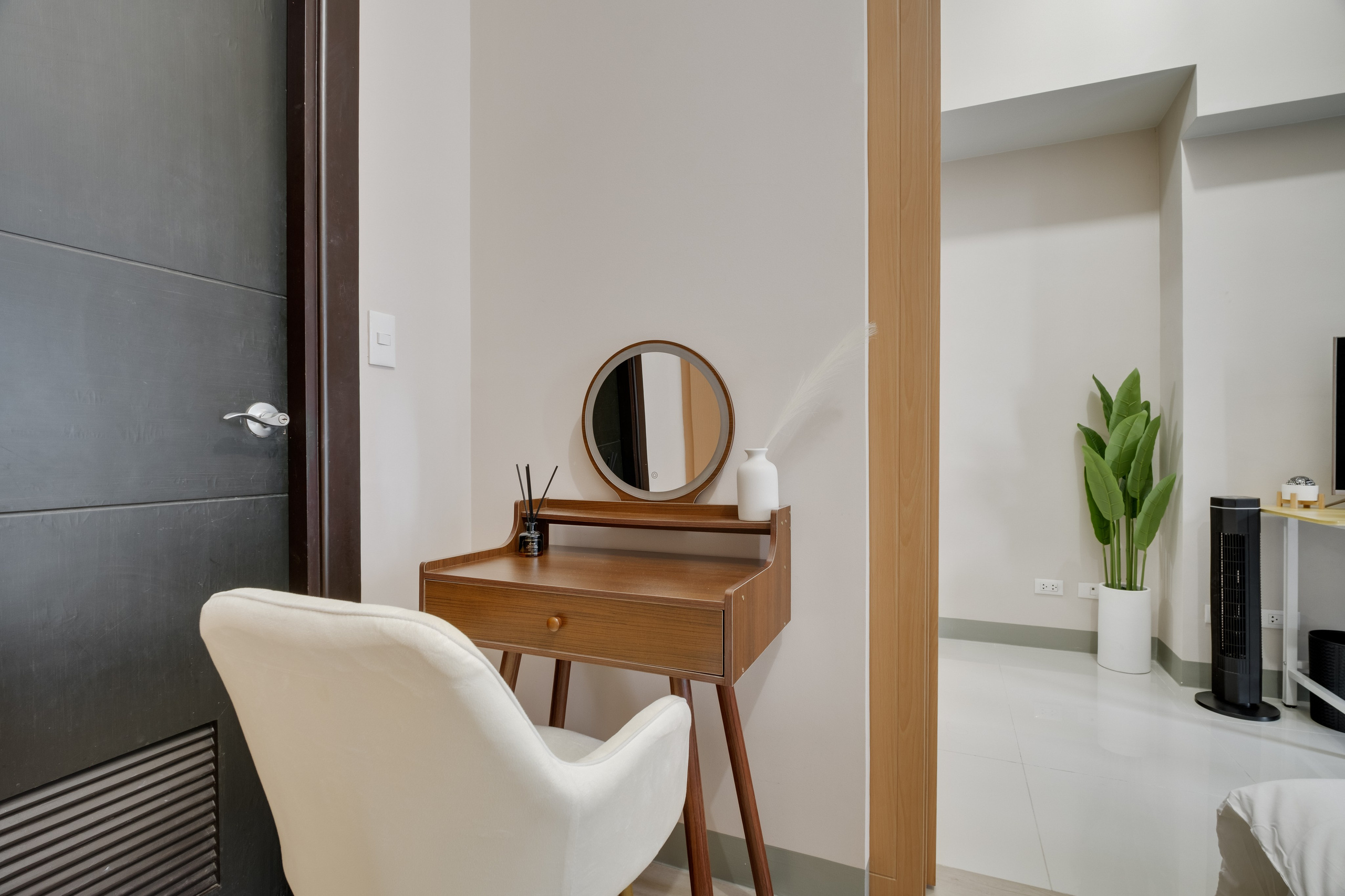 UPTOWN PARKSUITESS TOWER II. Interior & Architectural Photographer Philippines | Argen Carlo Camaclang