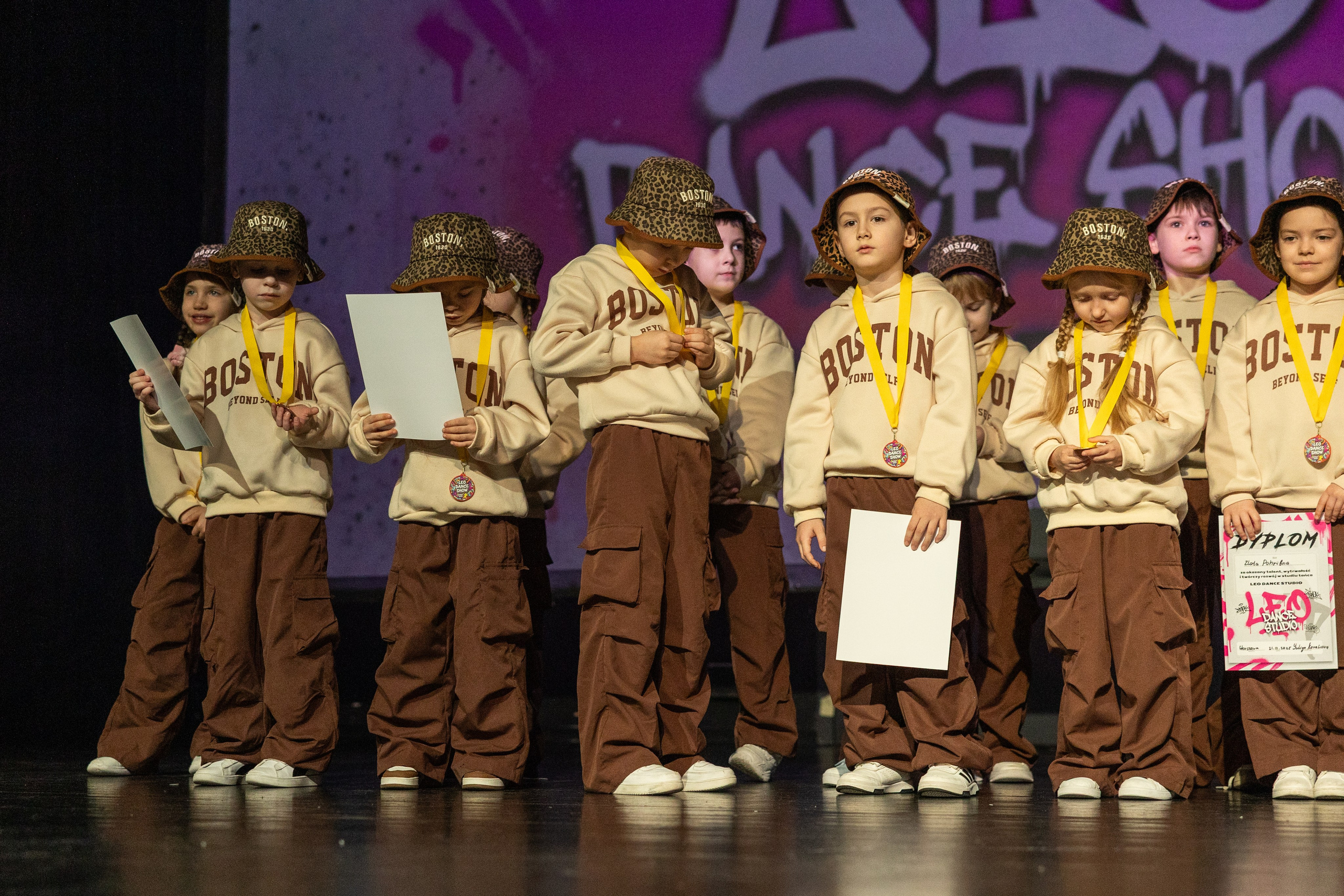 LEO DANCE SHOW WINTER 2025. Семейный и детский фотограф в Варшаве Мила Бобровская