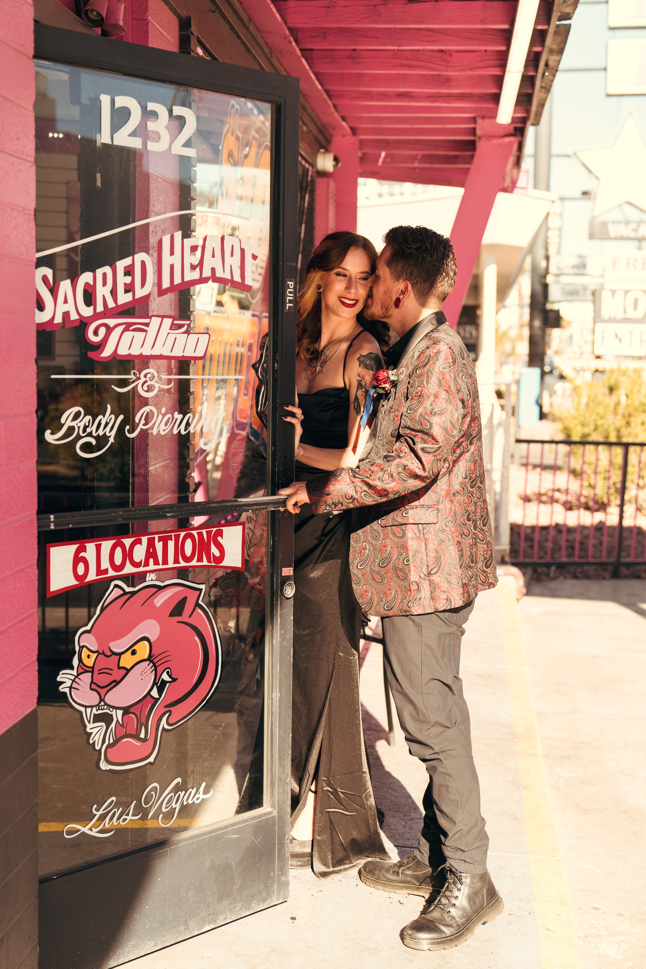 Jordan&Jarret. Wedding & elopement photographer Viktoriya Kravtsov. Las Vegas