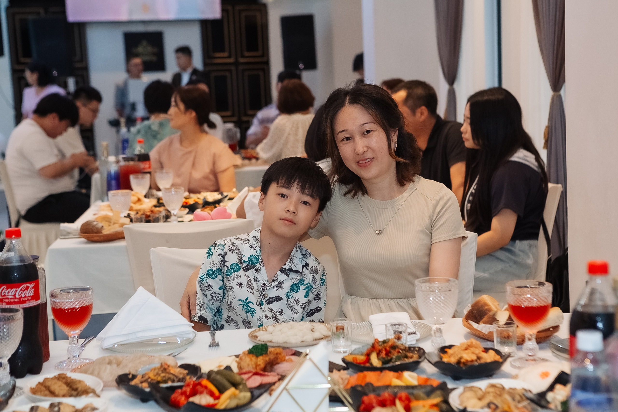 Тео дома и в ресторане. Фотограф беременности, ньюборн и годовасиков в Корее Жанна Хан