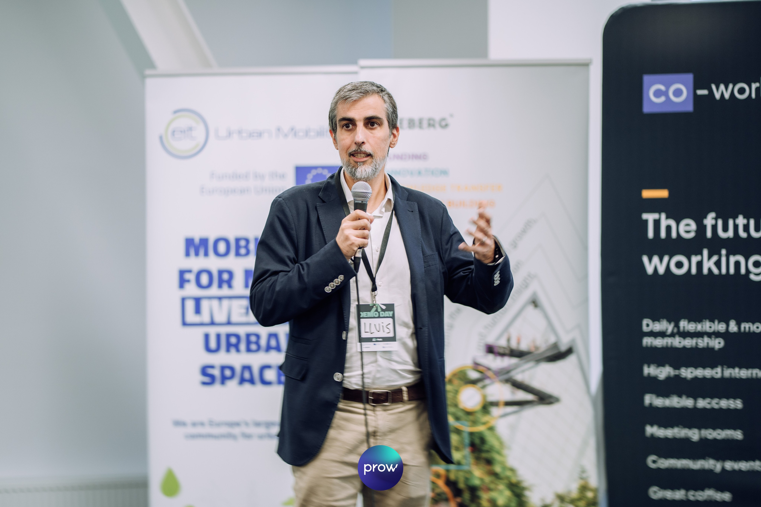 InVest DemoDay @ Cowork. Cozac Cristian Photographer