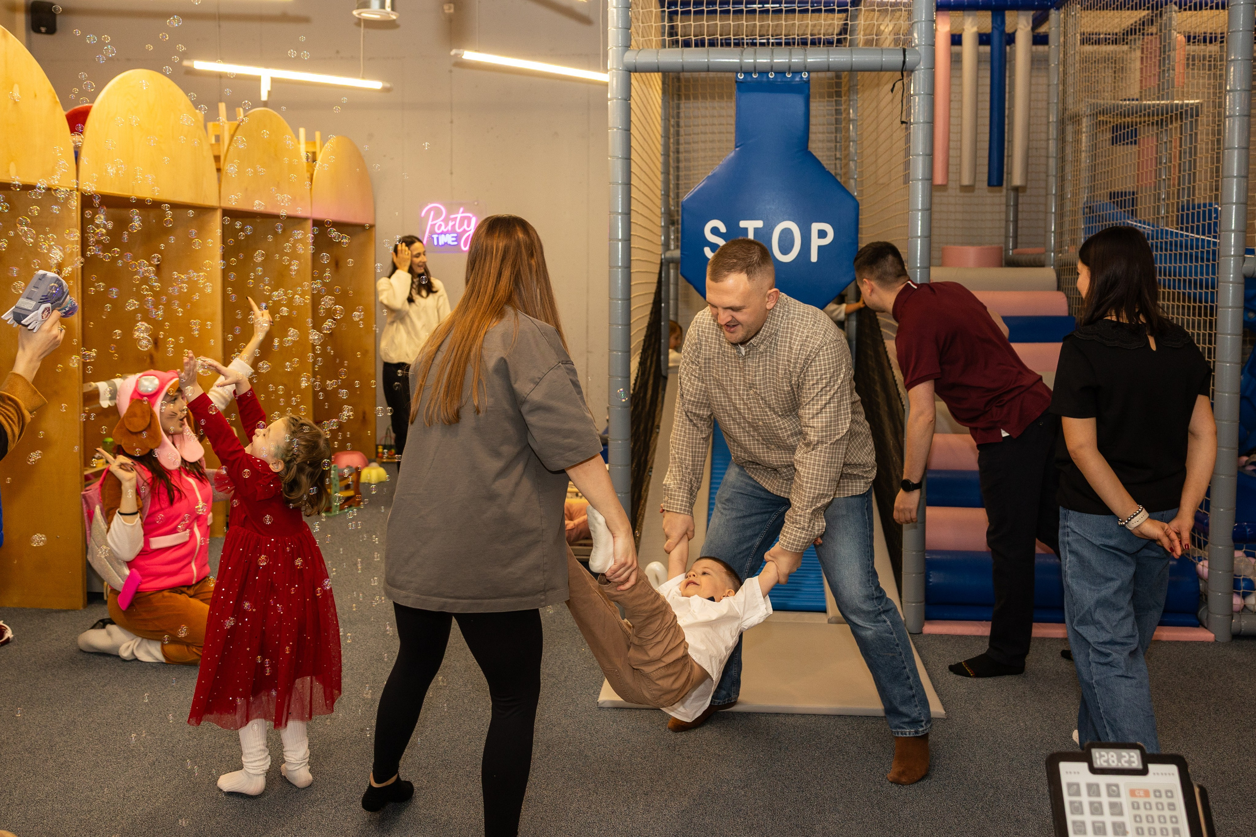 День рождения Артёма 24 января 2026 года. Семейный и детский фотограф в Варшаве Мила Бобровская