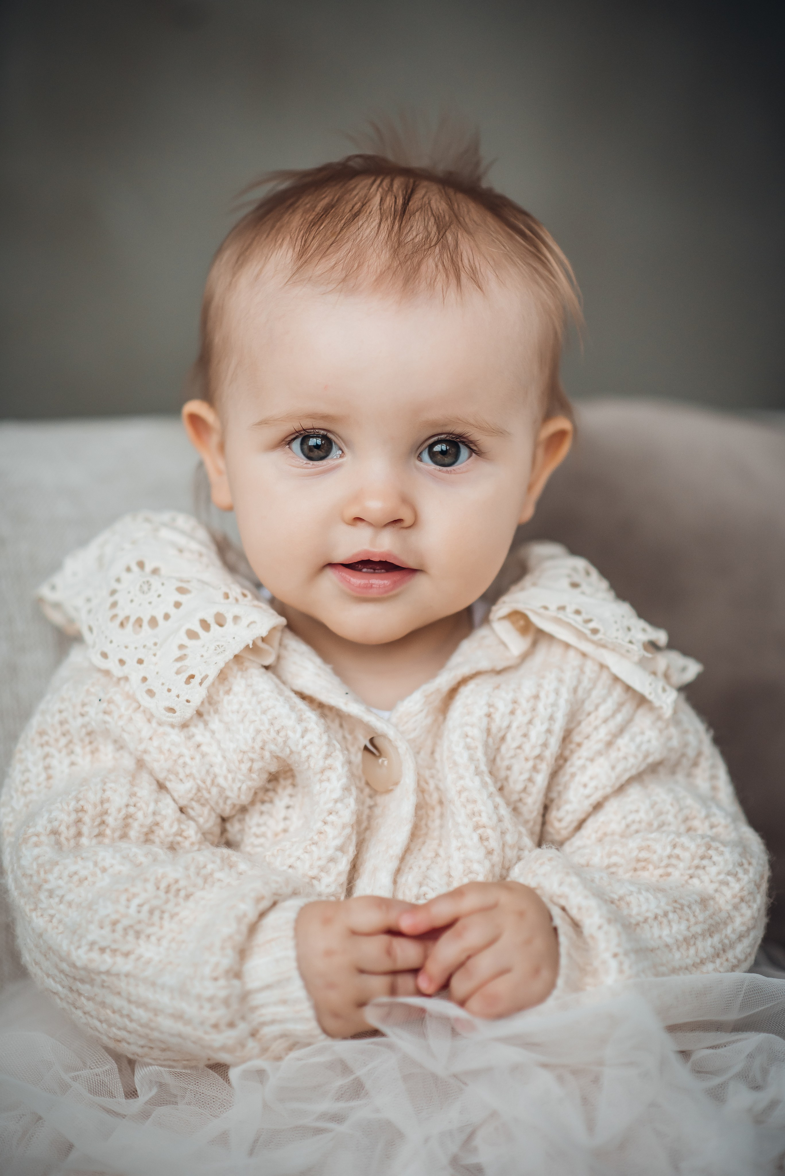 Fotosesijos studijoje. Aukse Stravi fotografė