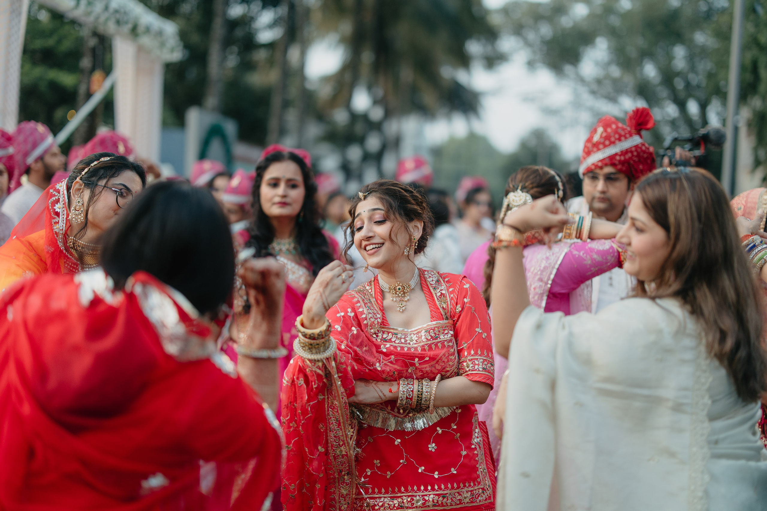 #ADIकीAESHहै