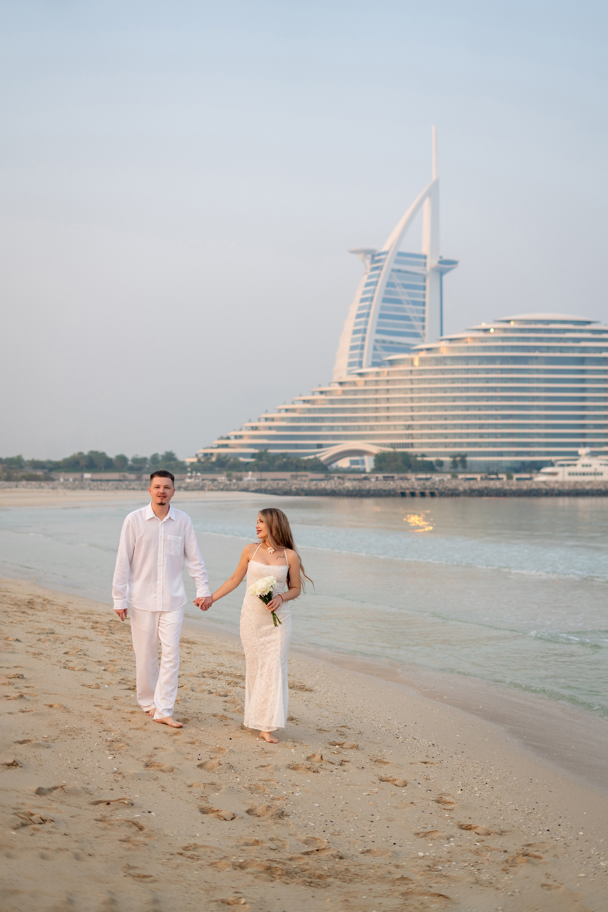 Sea breeze and kisses. Angela Iakovleva — Family Photographer in Dubai