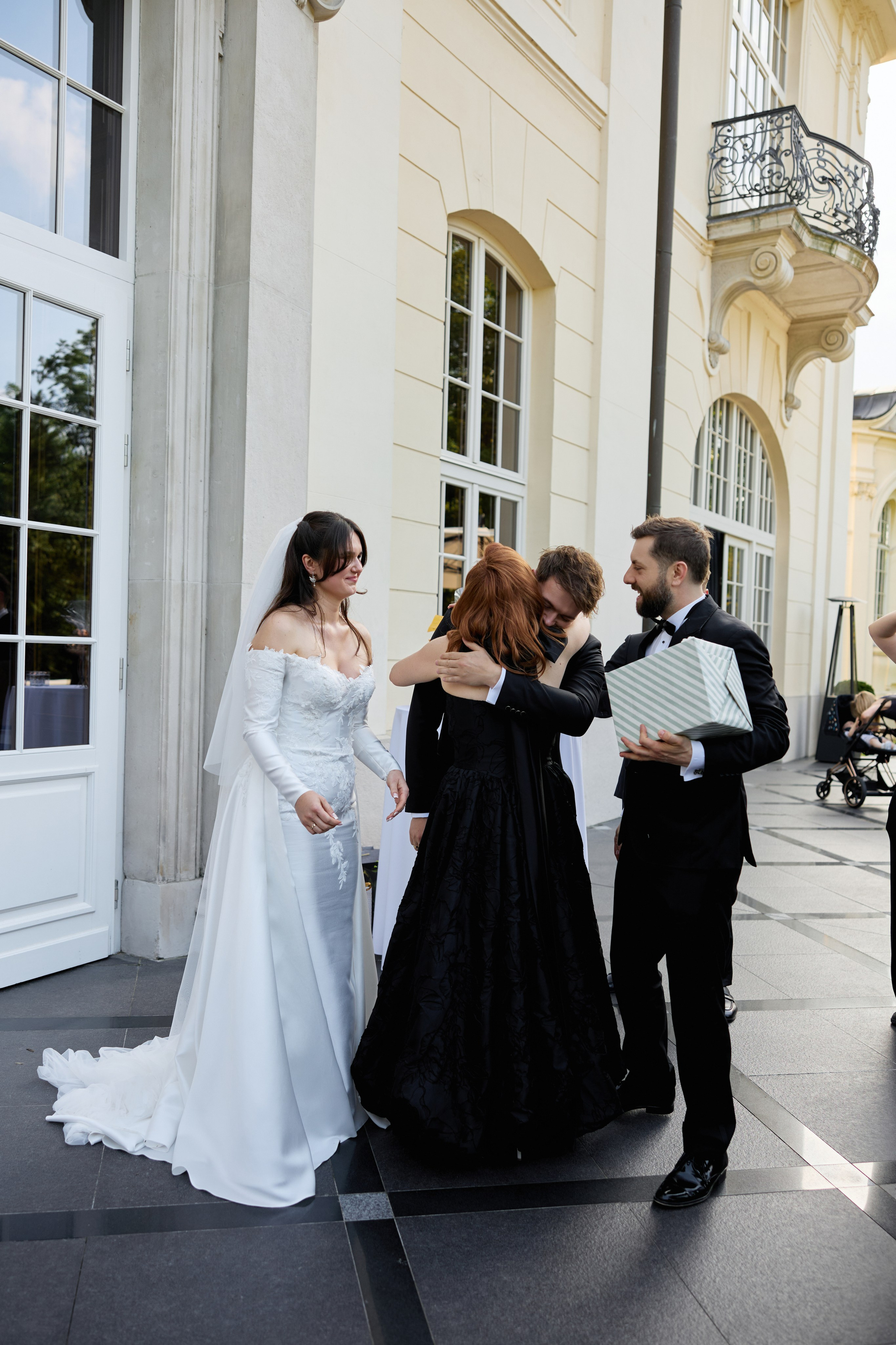 Wiktoria & Kacper. Pałac Goetz. Fotograf ślubny i rodzinny w Krakowie Yana Klymova