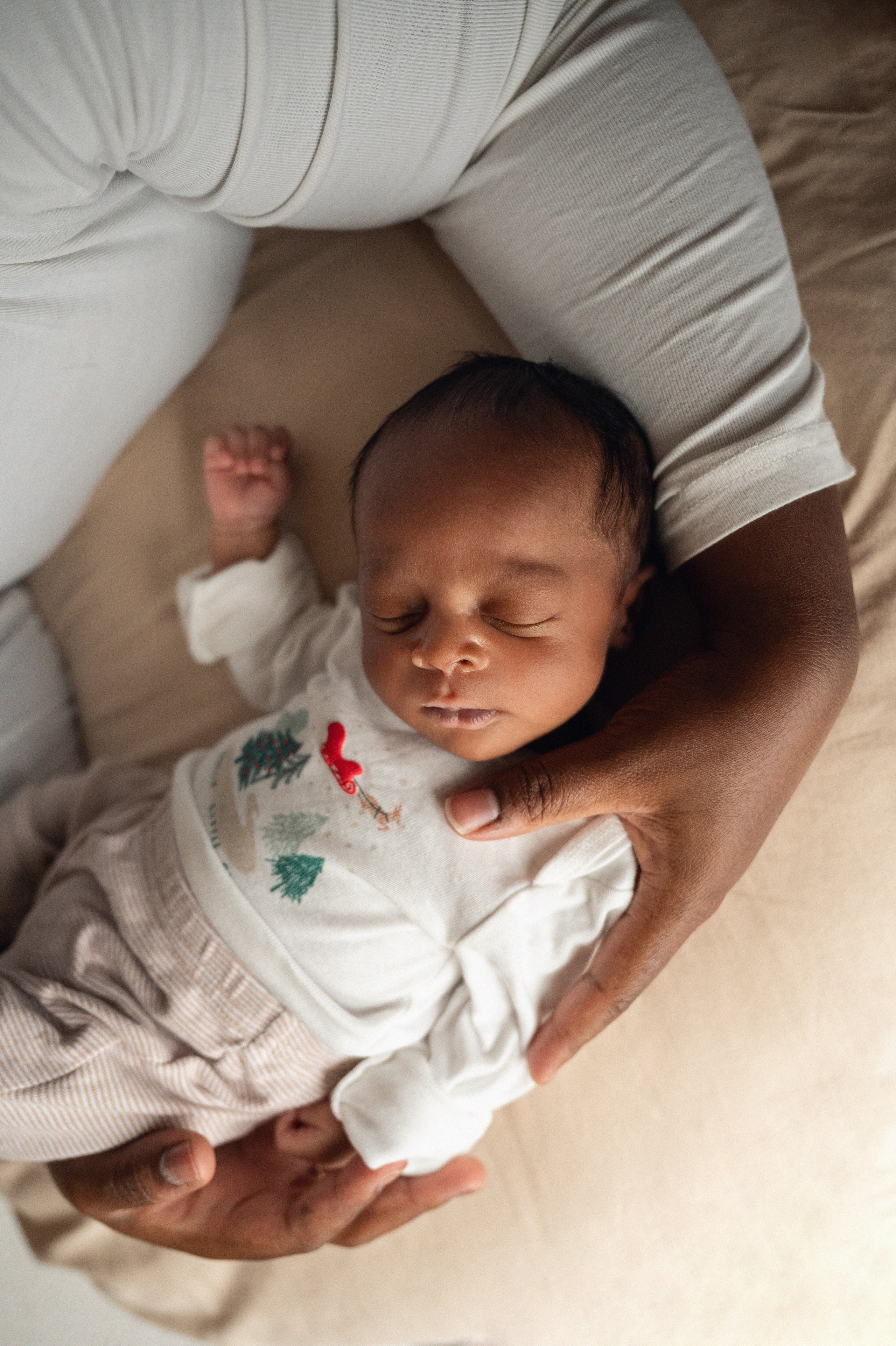 Ezra, 1 month, Lifestyle. In-home newborn photography Raleigh & area Katya Kulikova