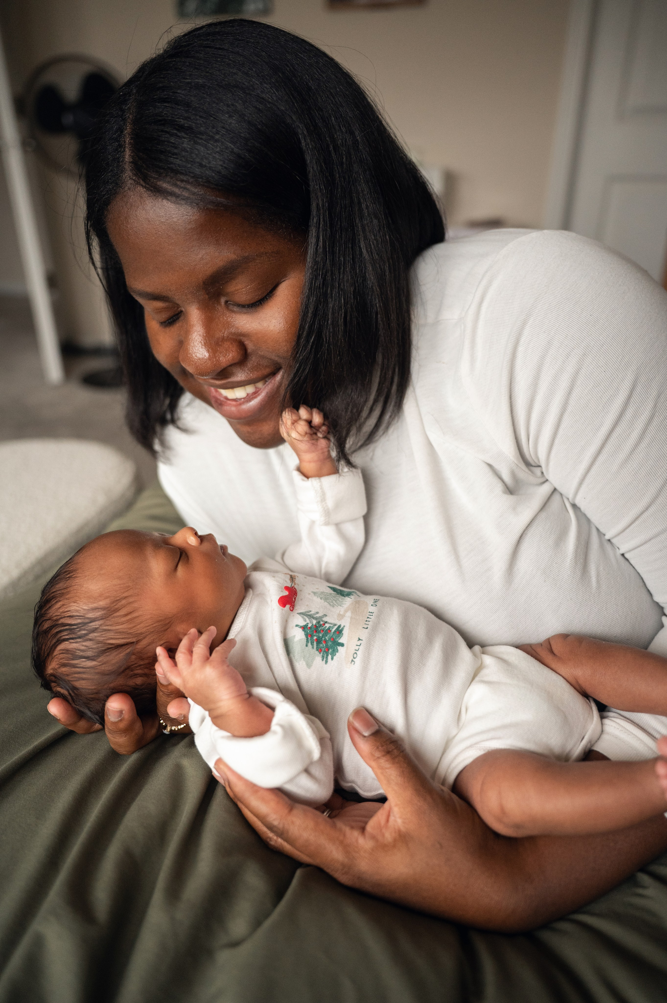 Ezra, 1 month, Lifestyle. In-home newborn photography Raleigh & area Katya Kulikova