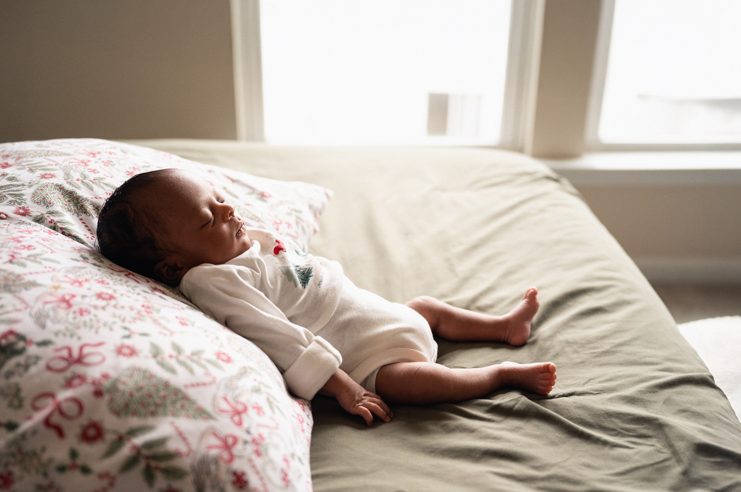 Ezra, 1 month, Lifestyle. In-home newborn photography Raleigh & area Katya Kulikova