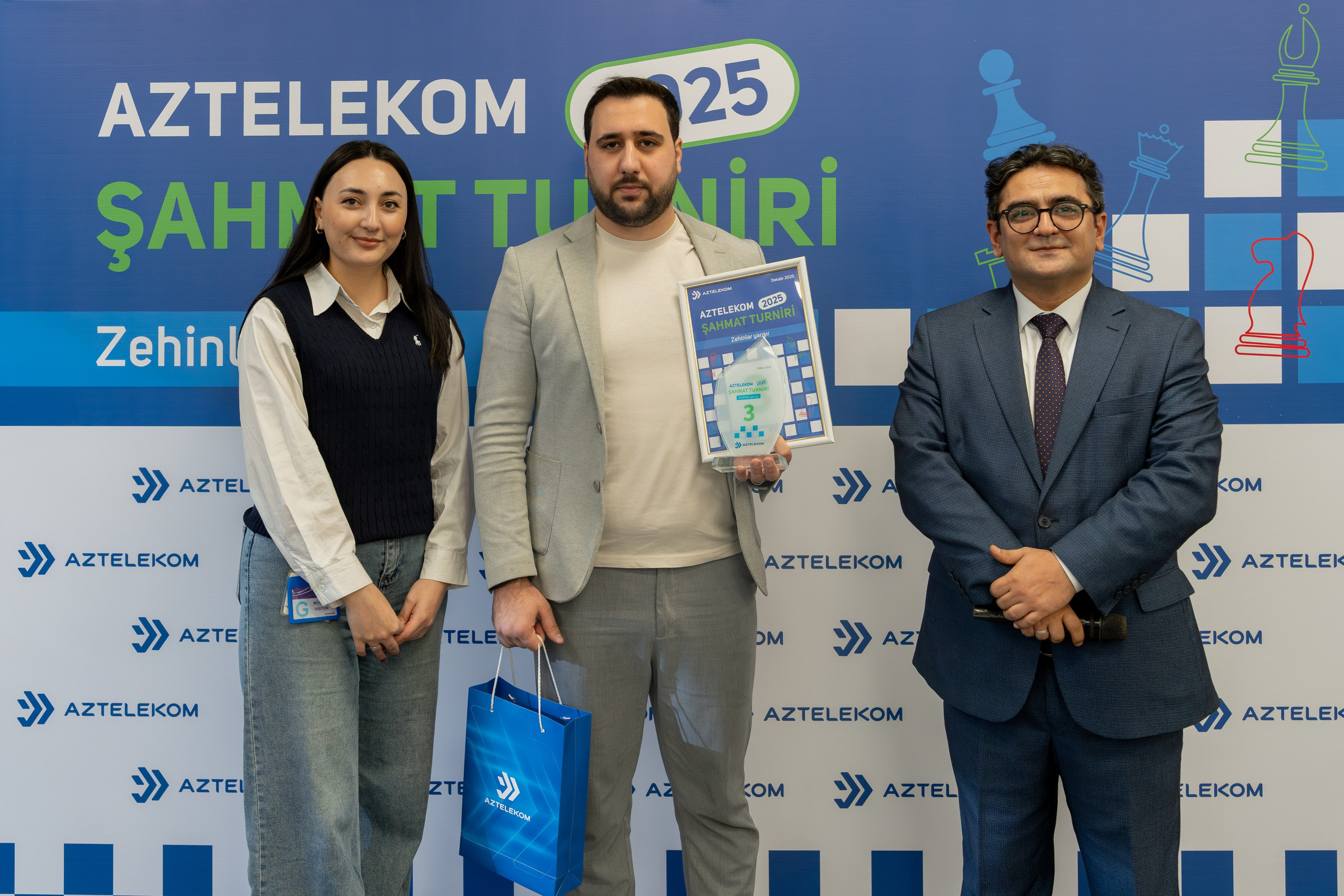 Aztelekom şirkətinin əməkdaşları arasında keçirilən şahmat turniri. Fotoqraf Vəli Məmmədov