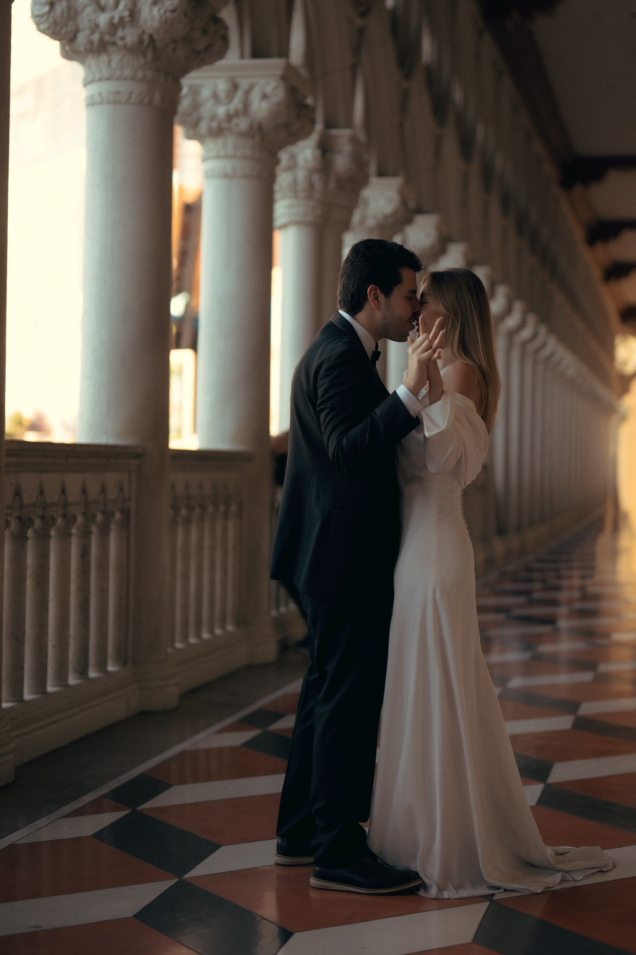 F&M. Wedding & elopement photographer Viktoriya Kravtsov. Las Vegas