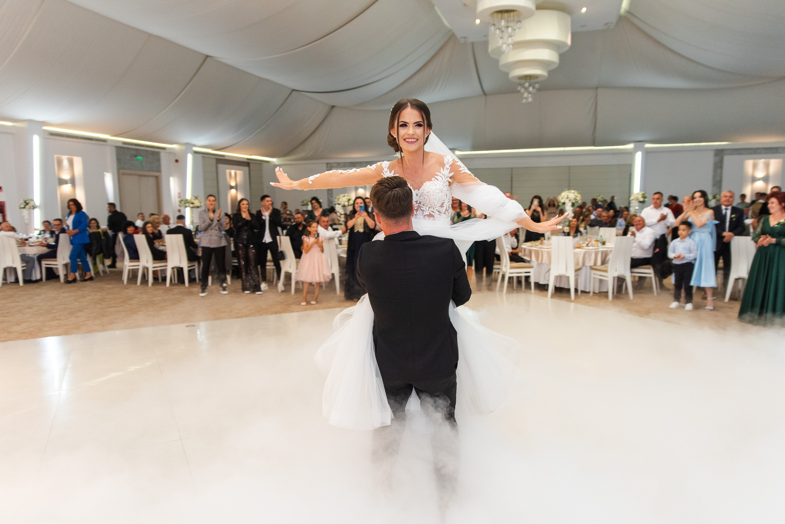 Daniel Cioc - Fotograf profesionist în București, specializat în evenimente, nunta, botez, corporate, portret și boudoir