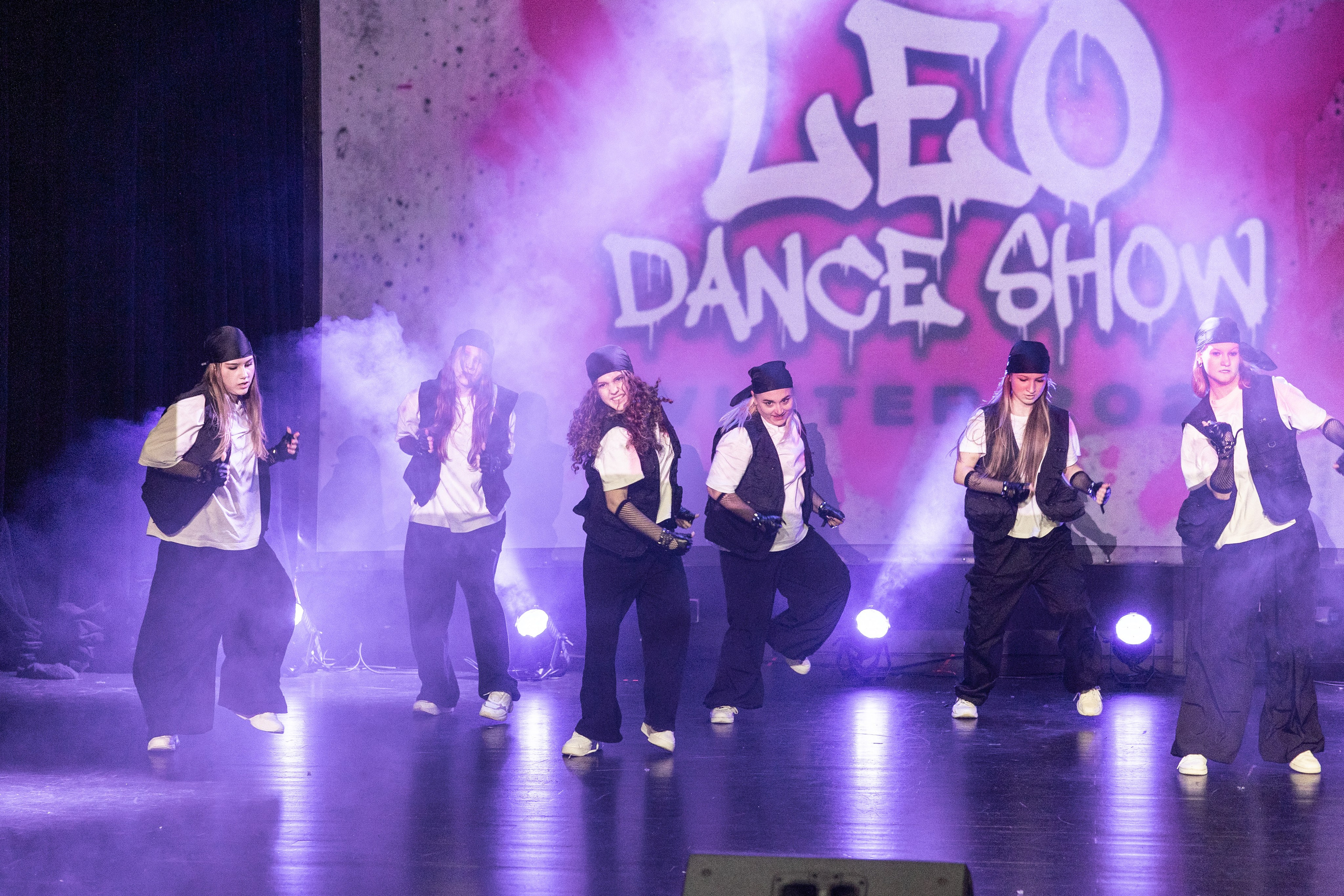 LEO DANCE SHOW WINTER 2025. Семейный и детский фотограф в Варшаве Мила Бобровская