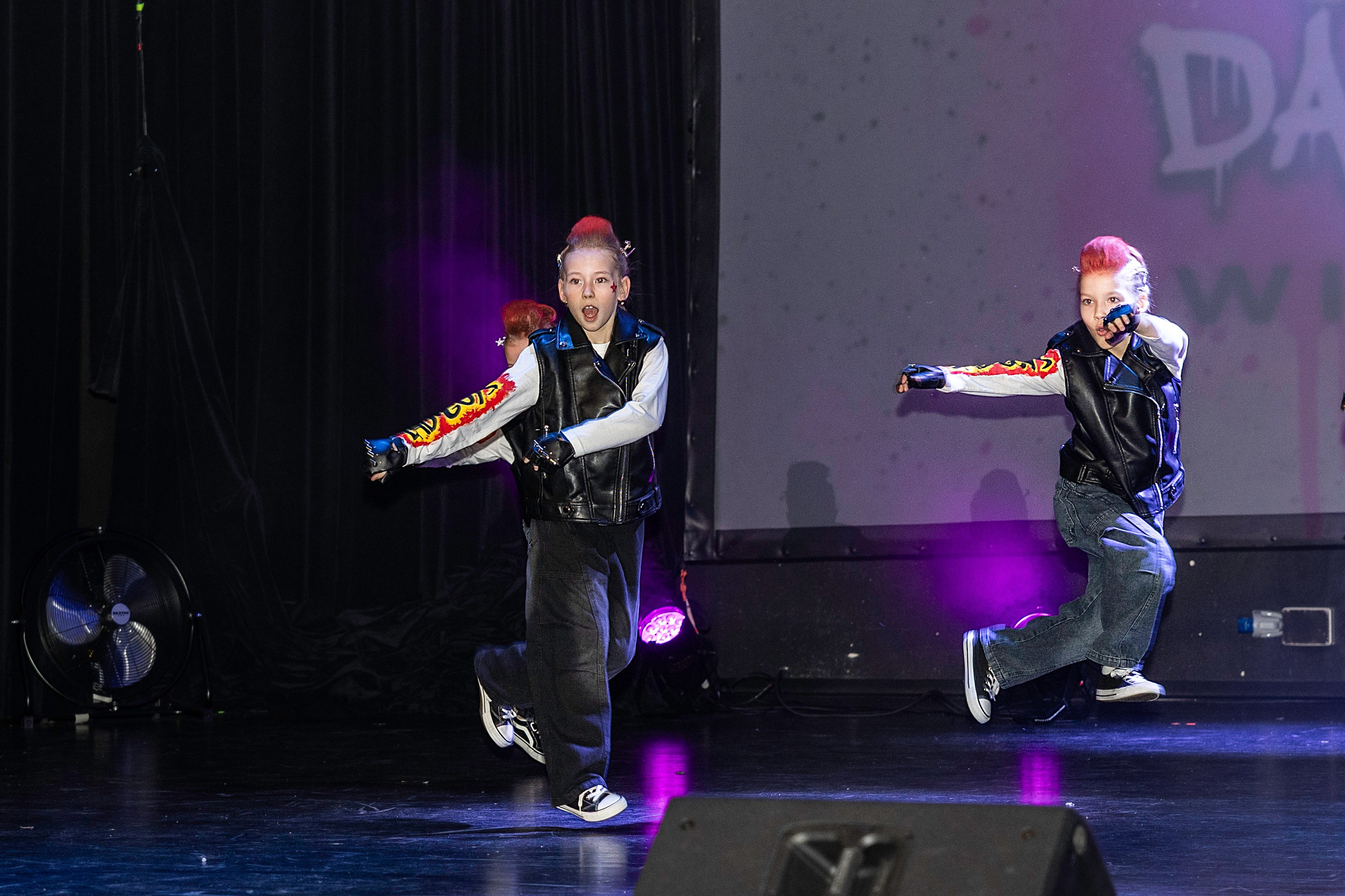 LEO DANCE SHOW WINTER 2025. Семейный и детский фотограф в Варшаве Мила Бобровская