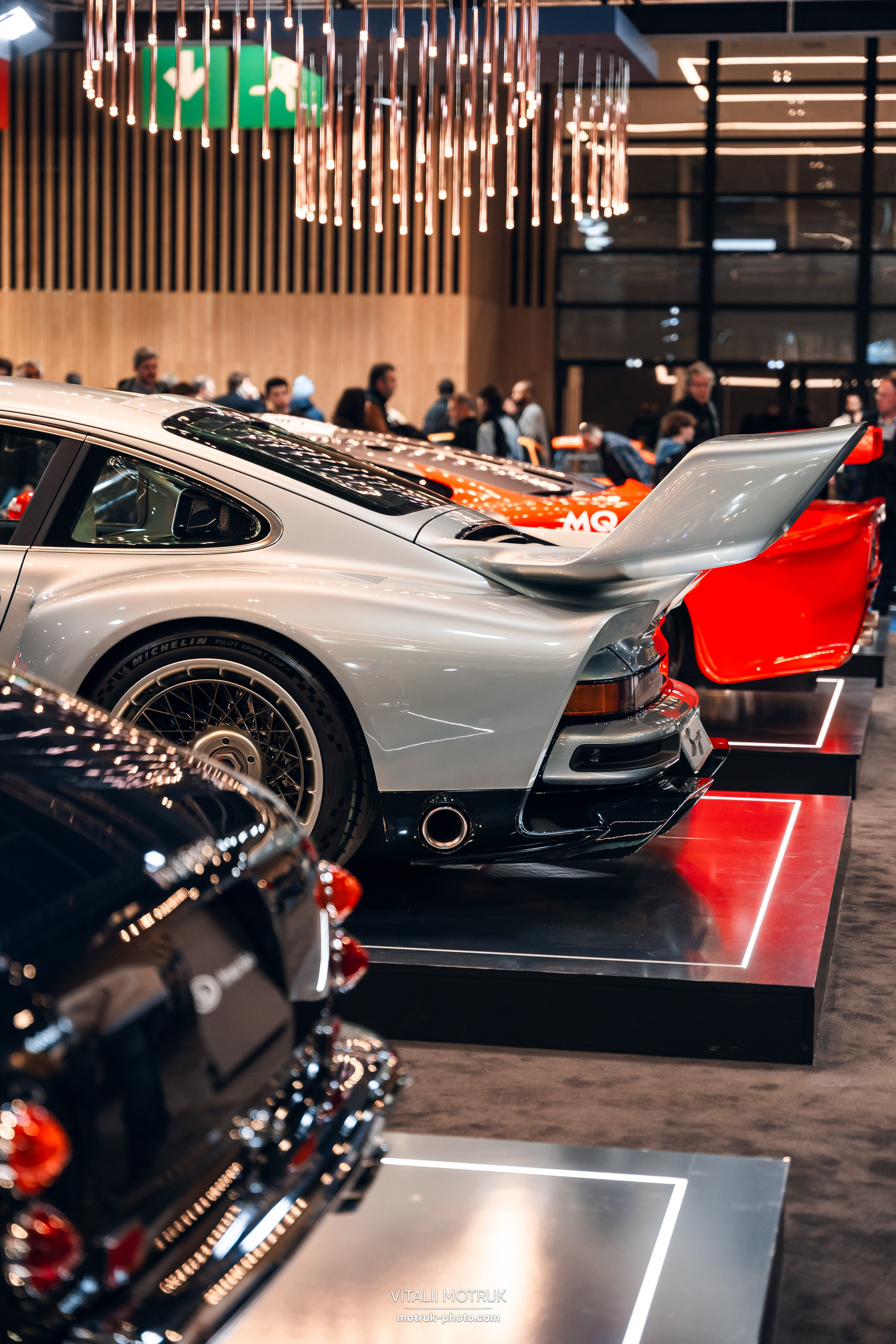 Retromobile 2026. Photographe de voitures à Paris — Vitalii Motruk