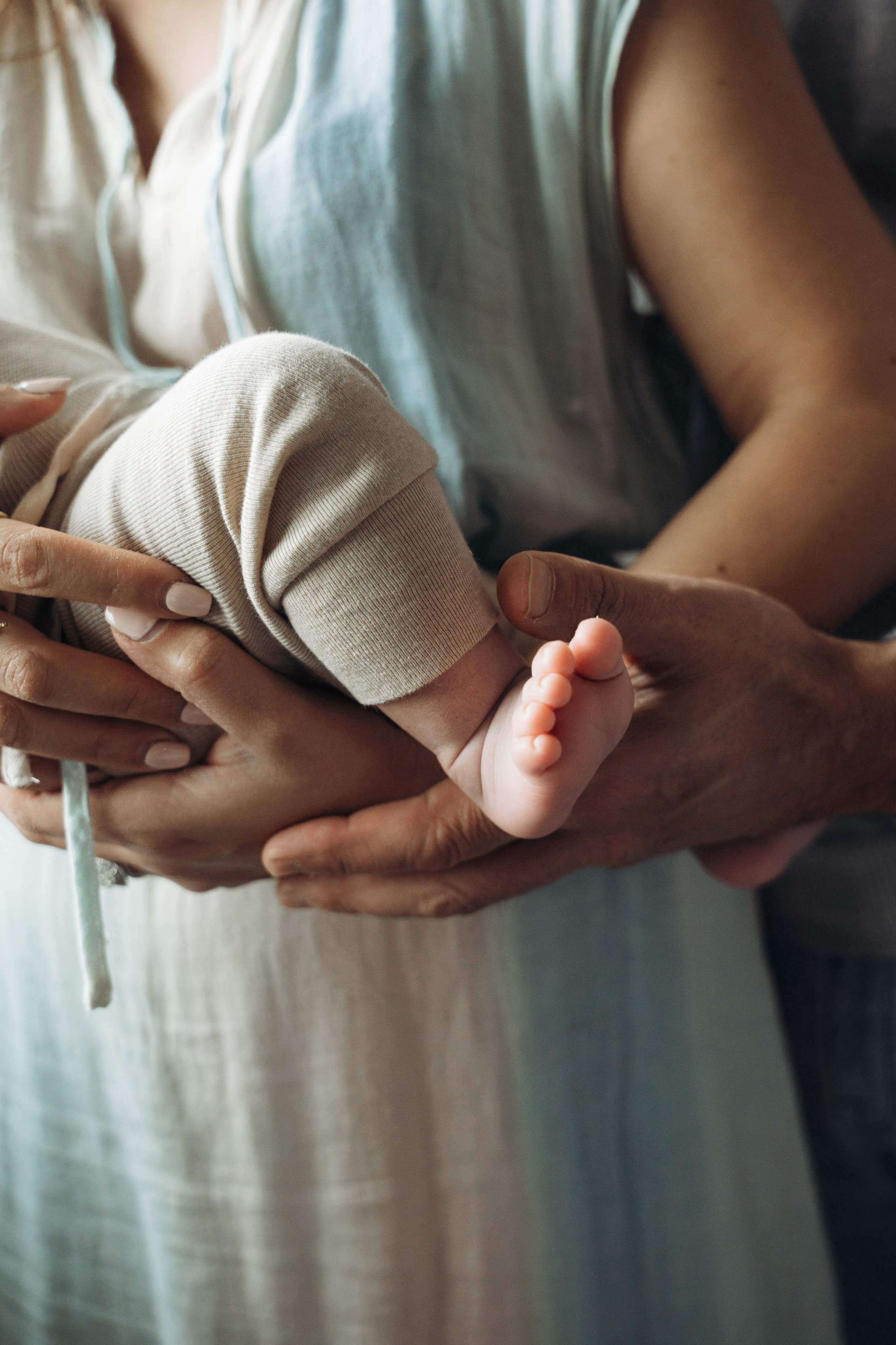 Santa Monica Family photographer. Los Angeles family photographer. Family photography. Family photoshoot. Maternity photoshoot. Beach family photoshoot. Home family photoshoot. Maternity beach photoshoot. Family holiday photoshoot. Family photographer. Photographer for families