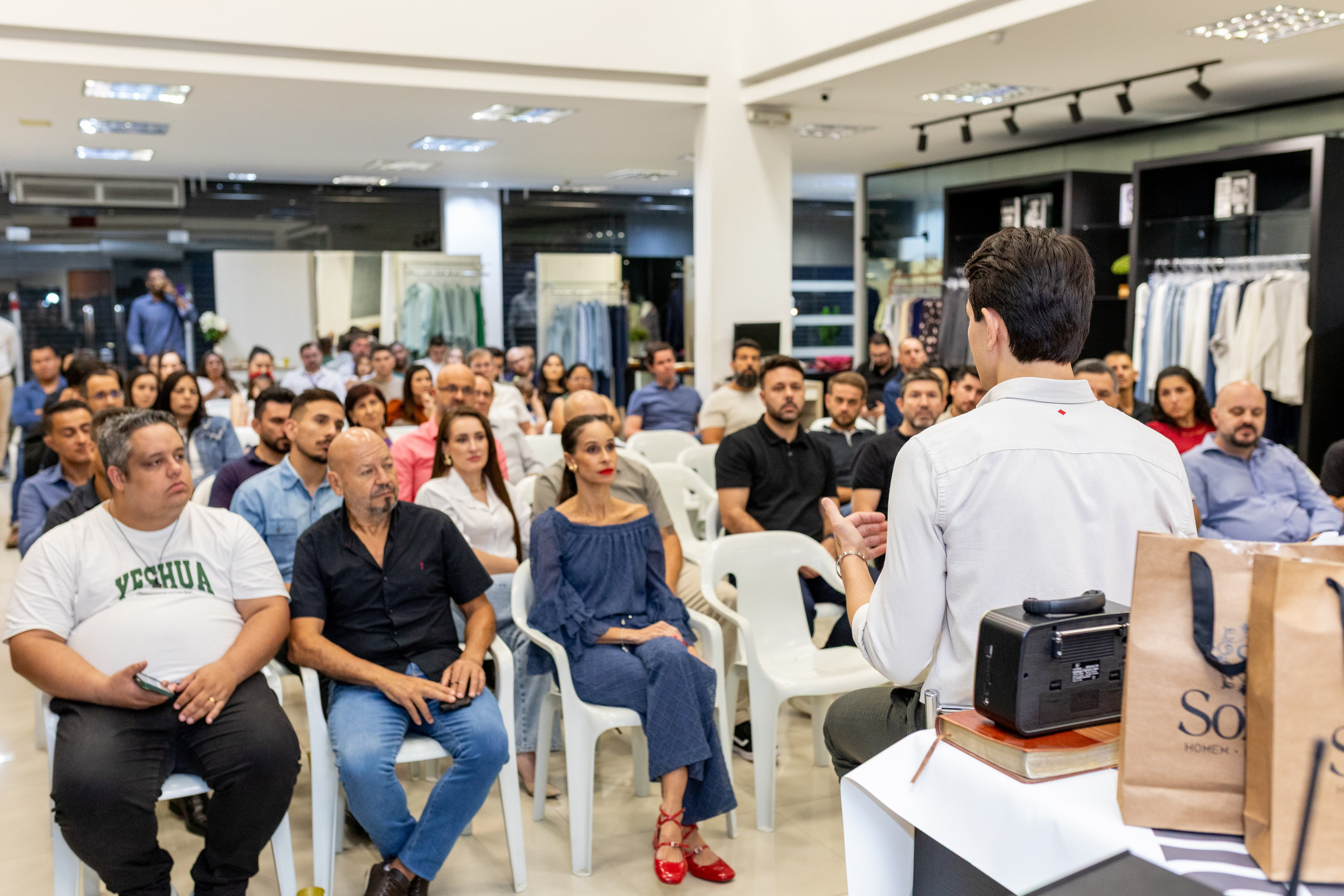 Corporativo. Fotógrafo em Joinville-SC. Especialista em aniversário, casamentos, eventos corporativos e retratos