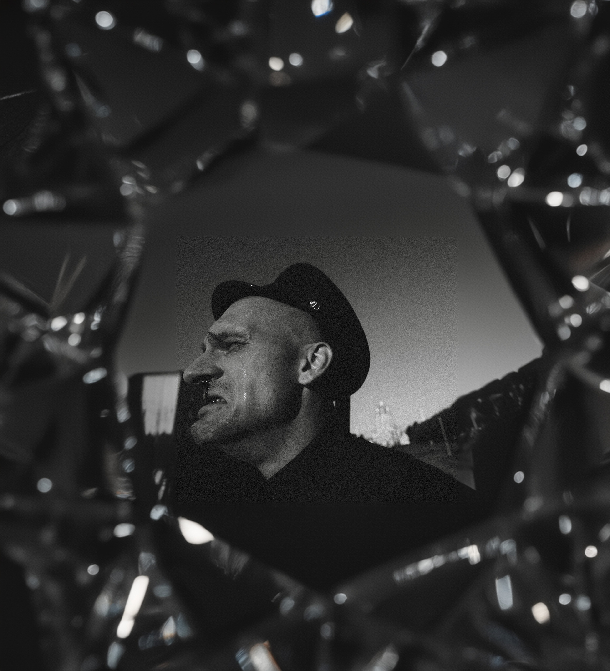 ХРУСТАЛЬНЫЙ МИР. Стрит-фотография, полная абсурда, идиотизма и красоты