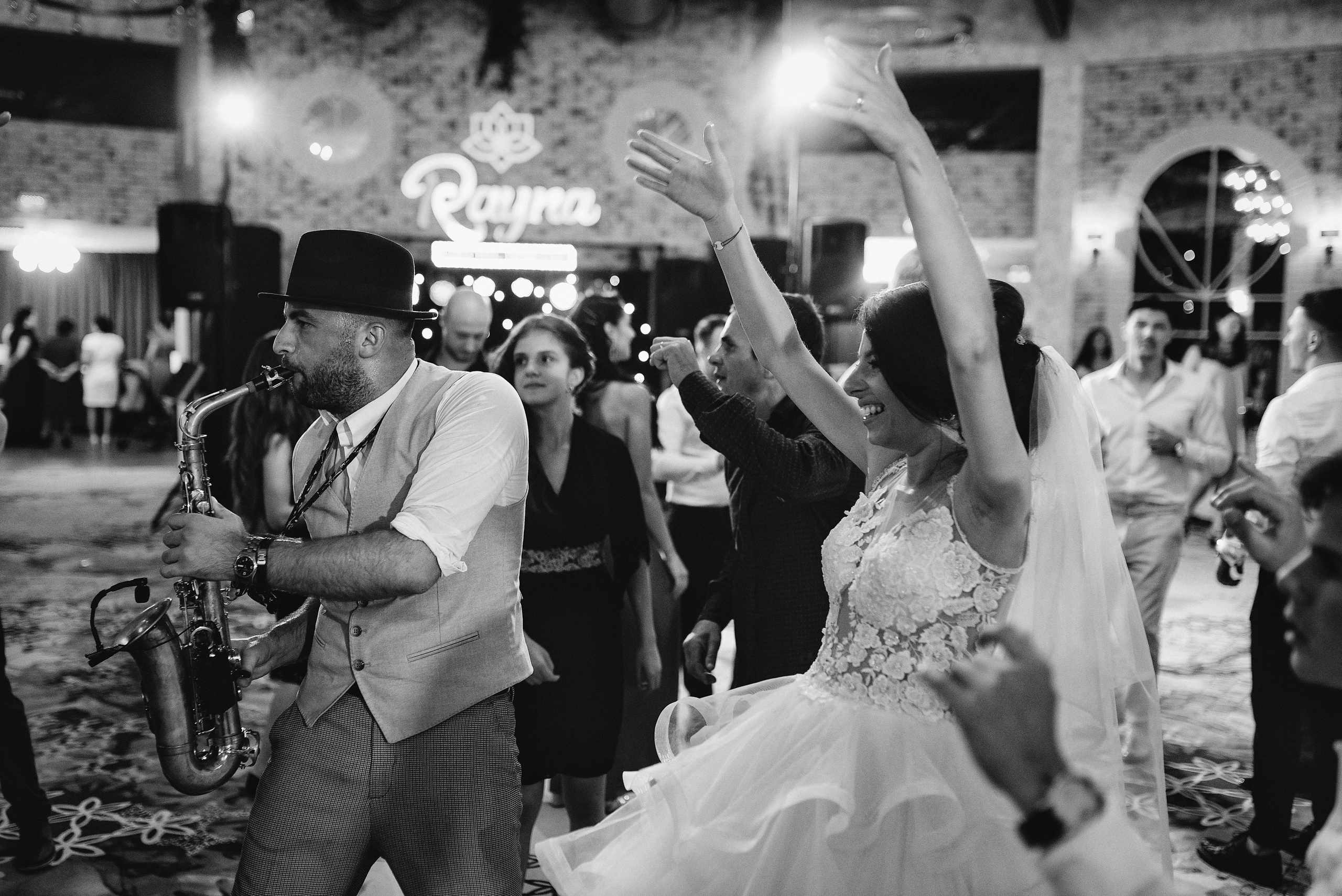 Paula & Ginel. Acasă