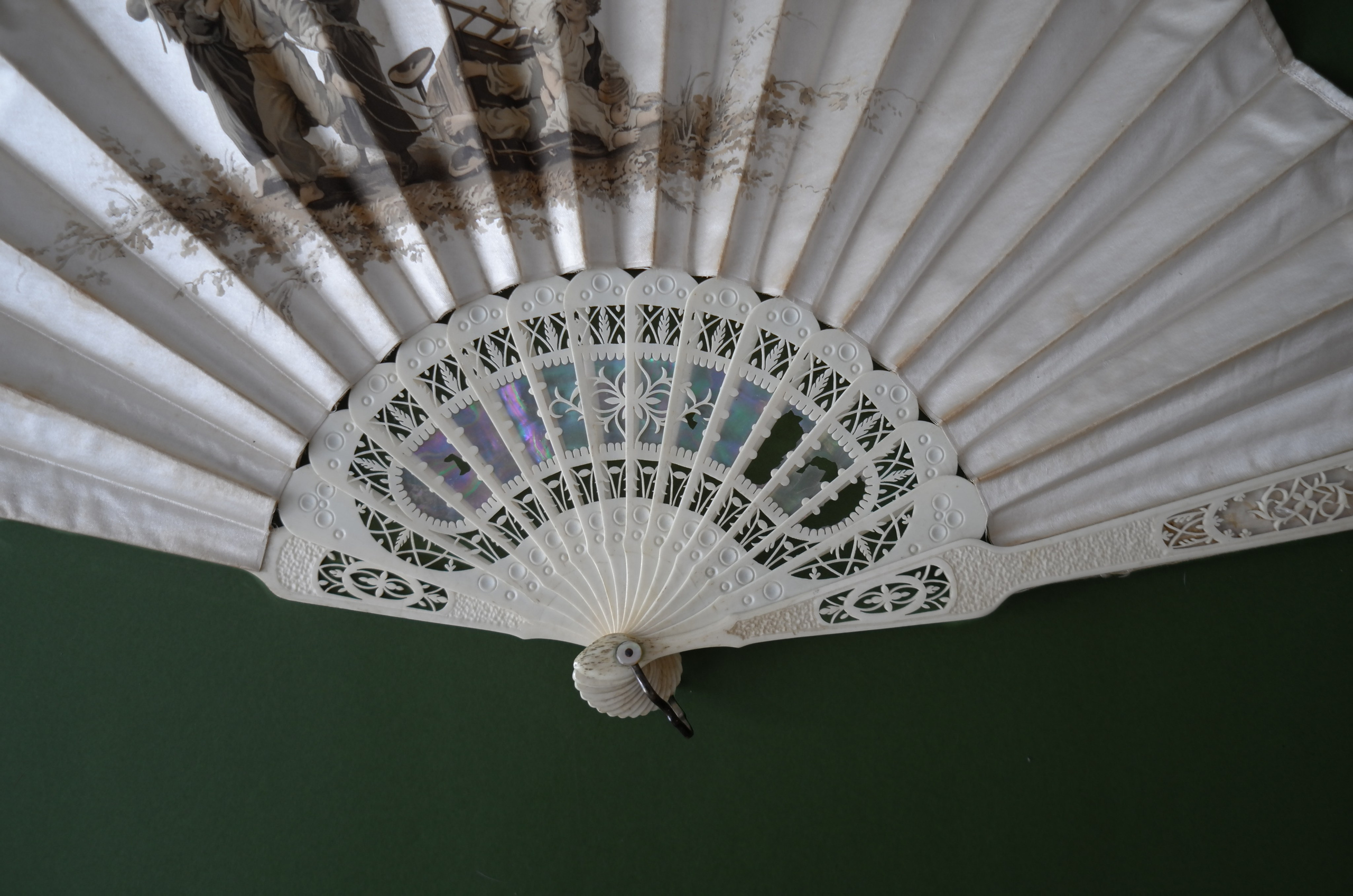 Whitepearlfan. Современнные и актикварные украшения в Барселоне, Москве и Санкт-Петербурге