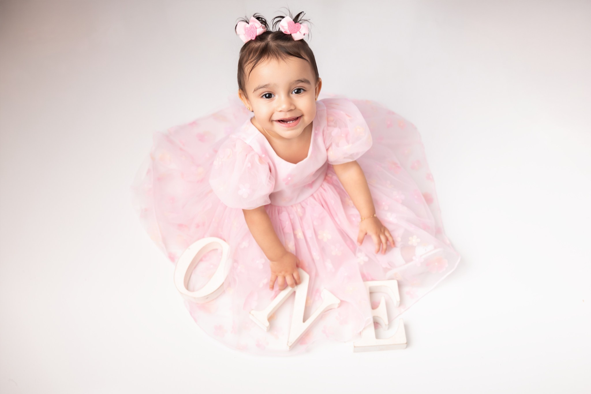 Ayla 1 year old. Professional family, maternity & newborn photographer in North Charleston, SC, creating timeless portraits