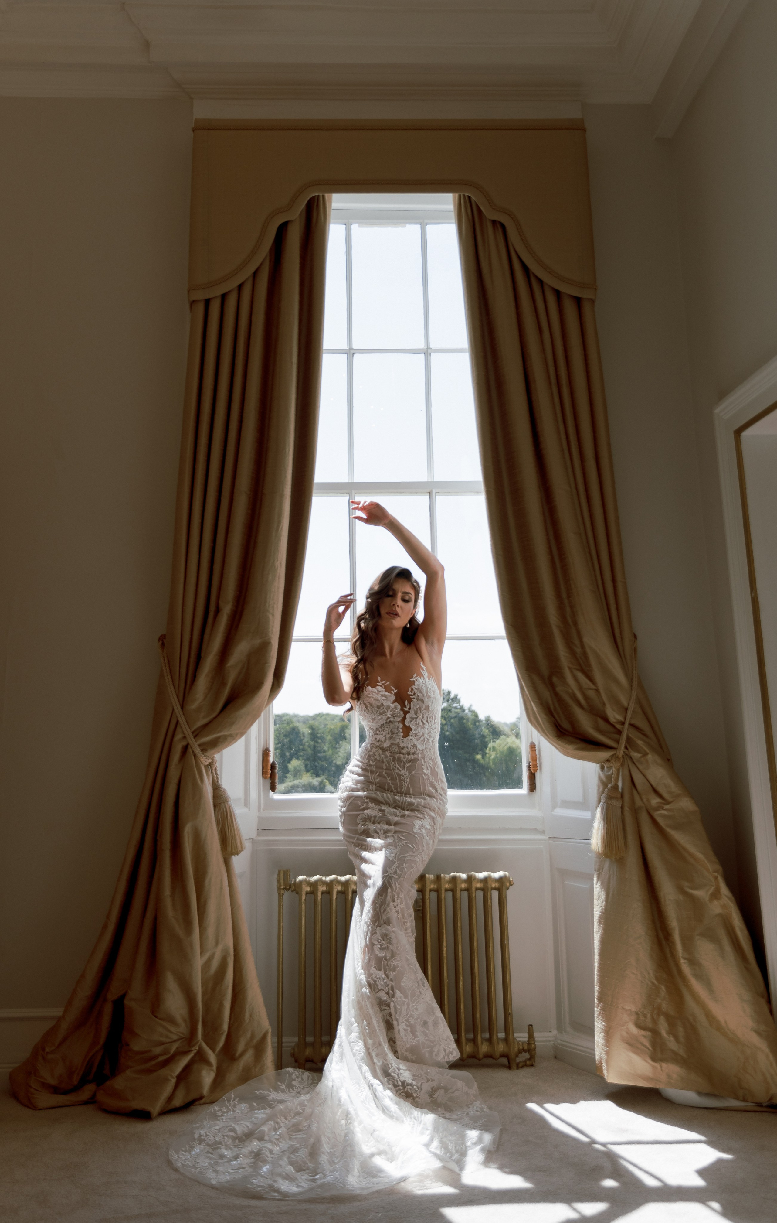 Regal Romance | Editorial Photoshoot at Gosfield Hall, London Estat. YES I DO PRODUCTION — Wedding photography&videography