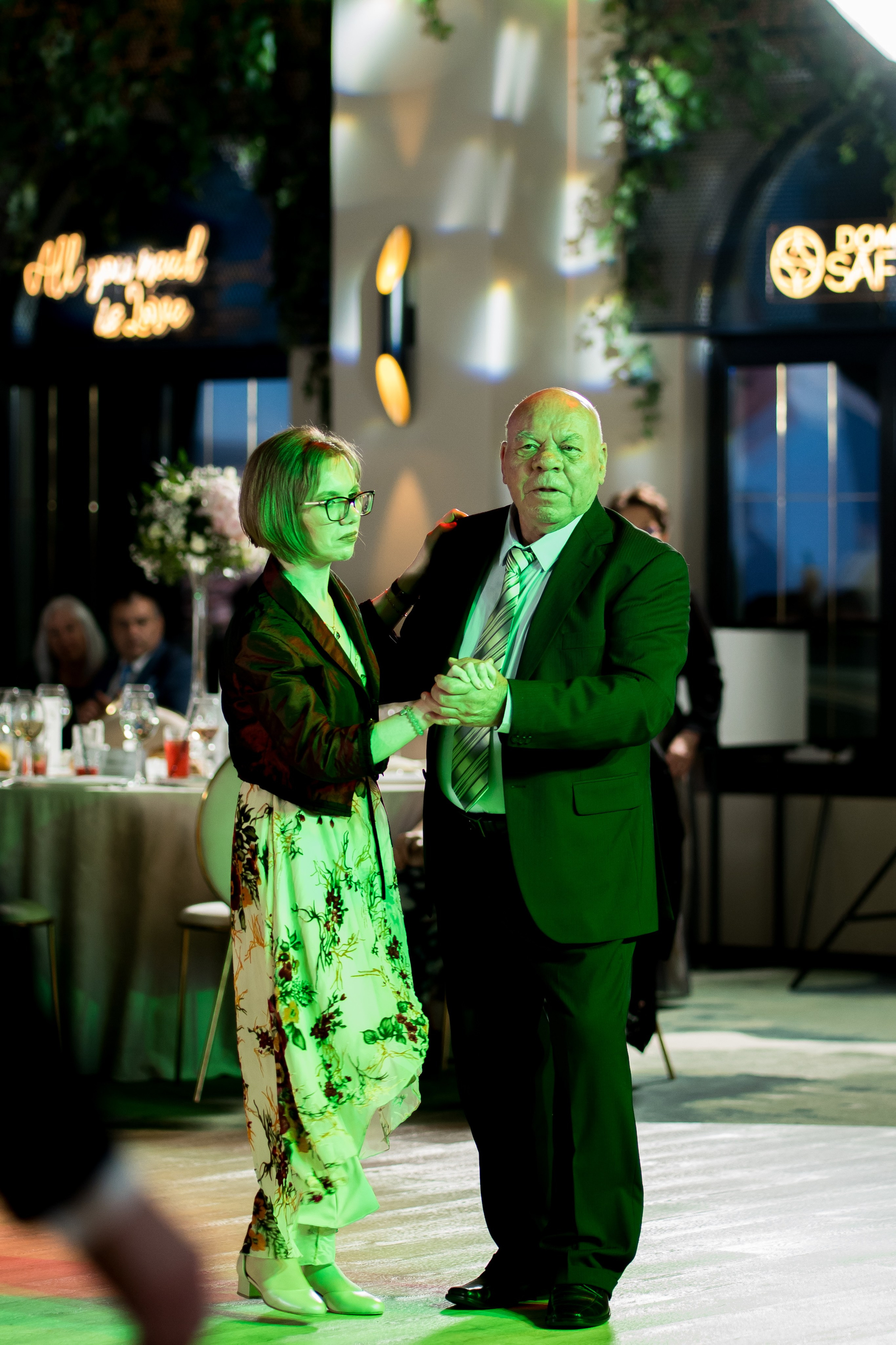 PARTY. Gabriel Florea — Fotograf nuntă București