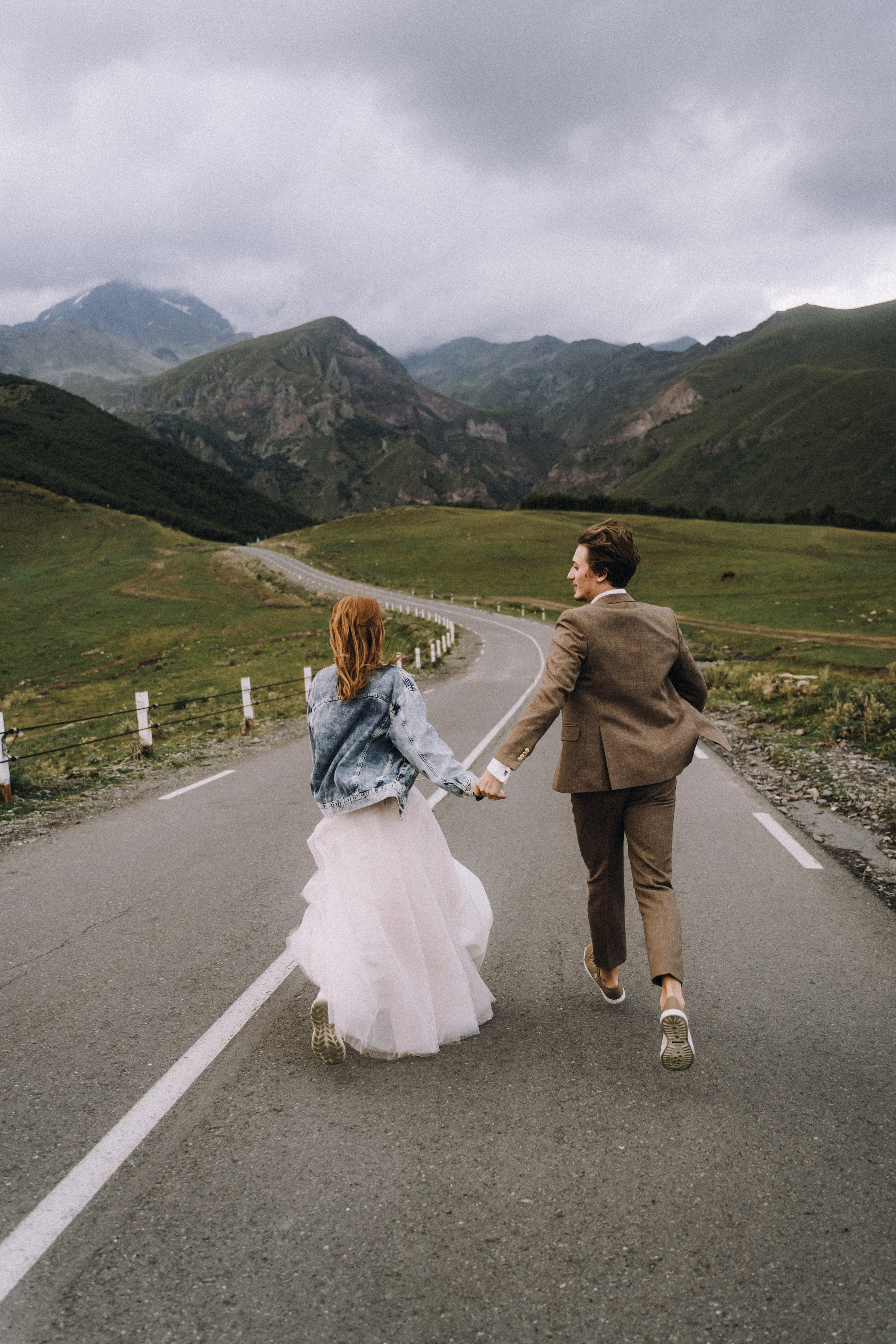 Kazbegi, September. Ilya & Galina. Дарья Филькова — фотограф и видеограф в Тбилиси, Грузия