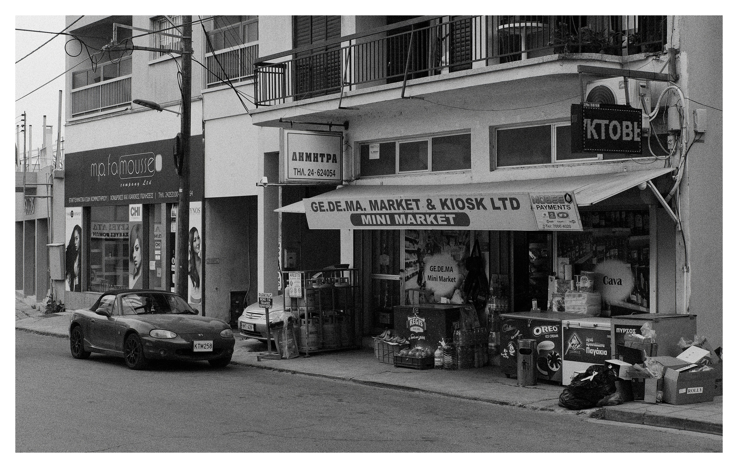 Capturing Life in Black and White - Candid Street Photography