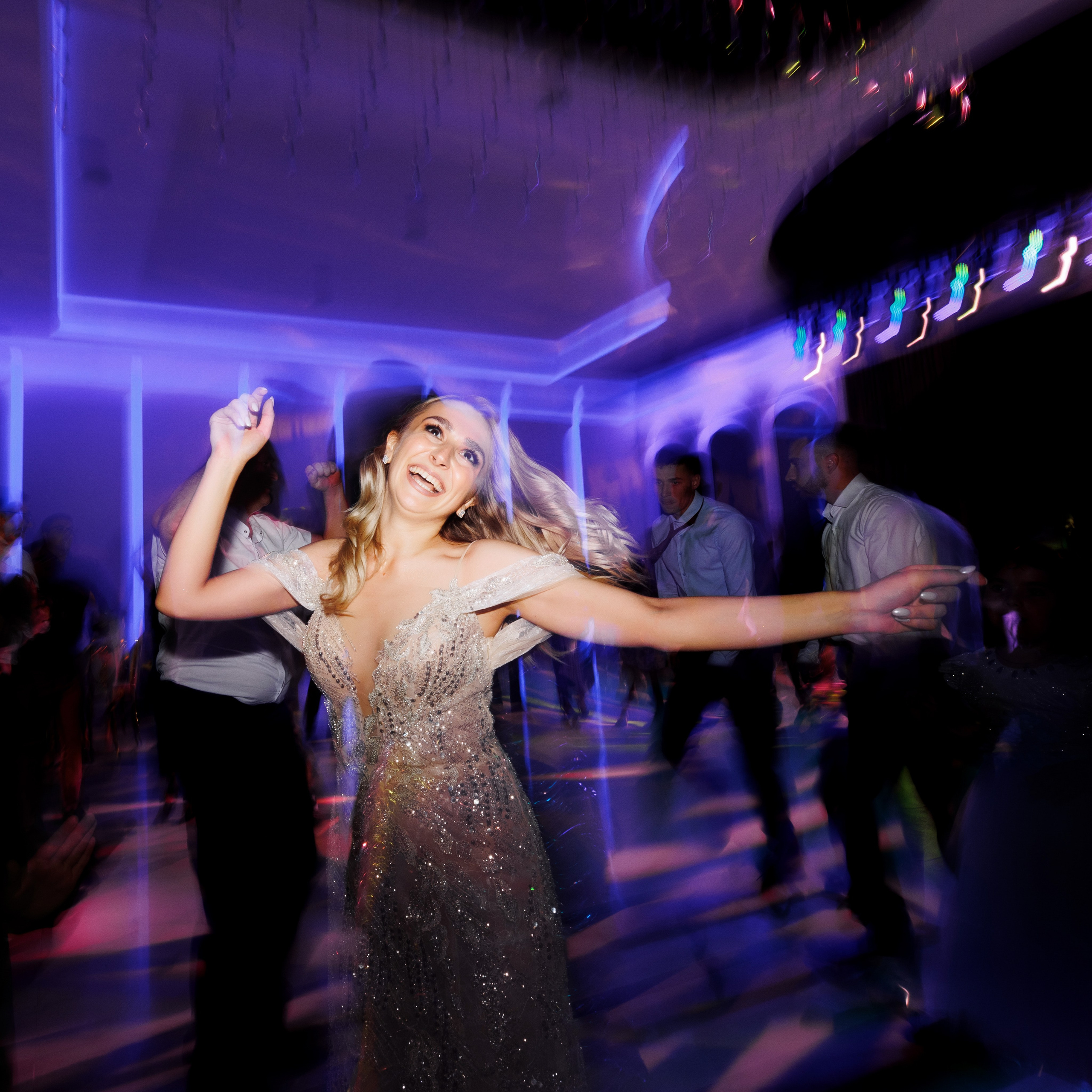 Atingerea e Dragoste. Servicii Foto Video în Chișinău și Europa ID-Brothers