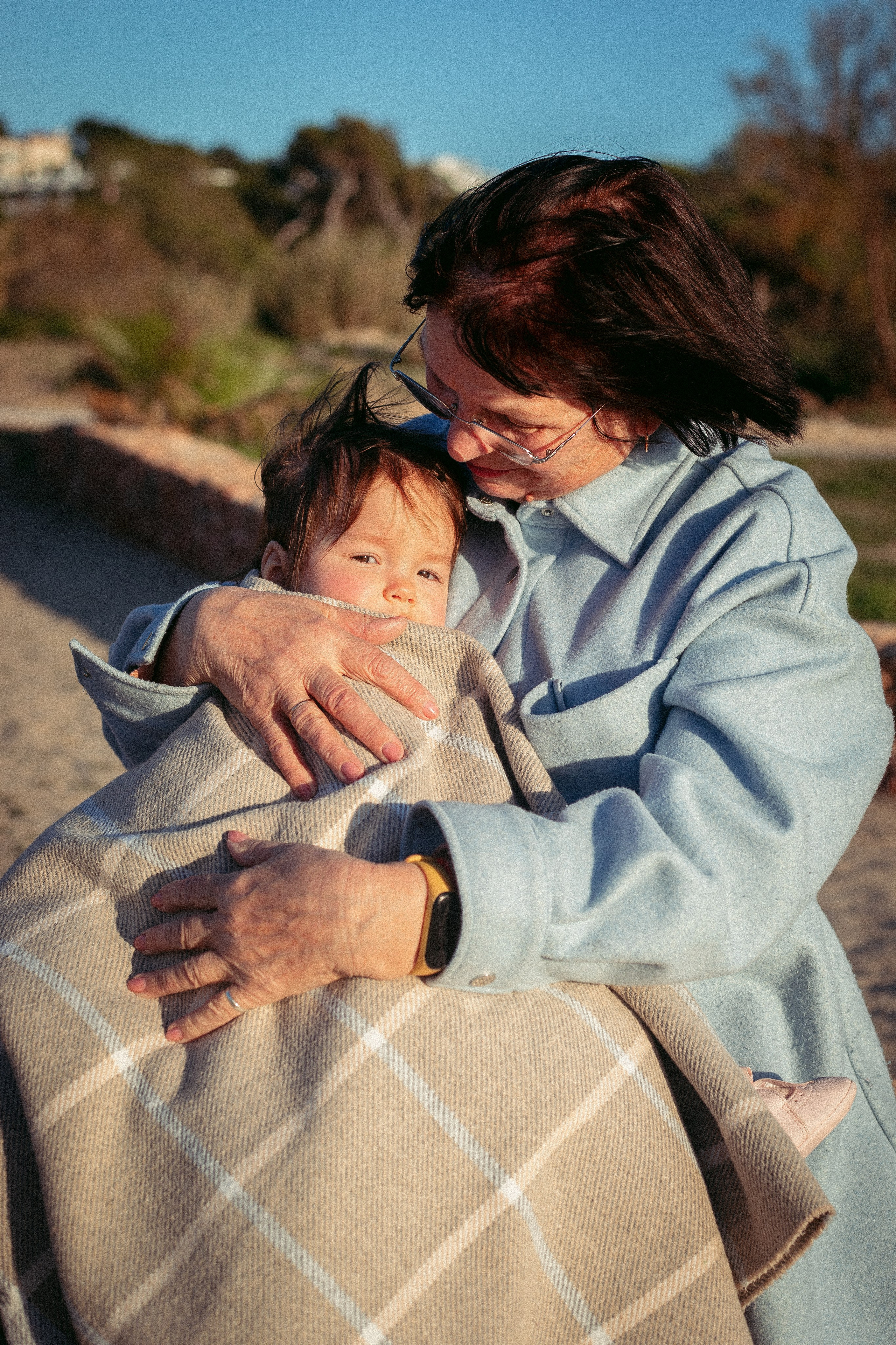 Little Beach Celebration. Family Photographer in Greece